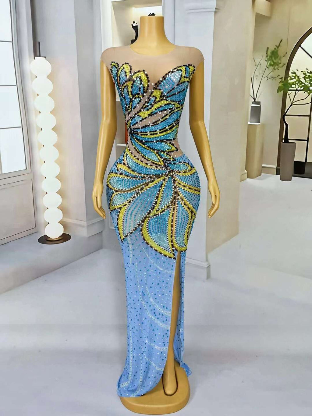 CELESINYI Fengdie Crystal Butterfly Embroidered Gown