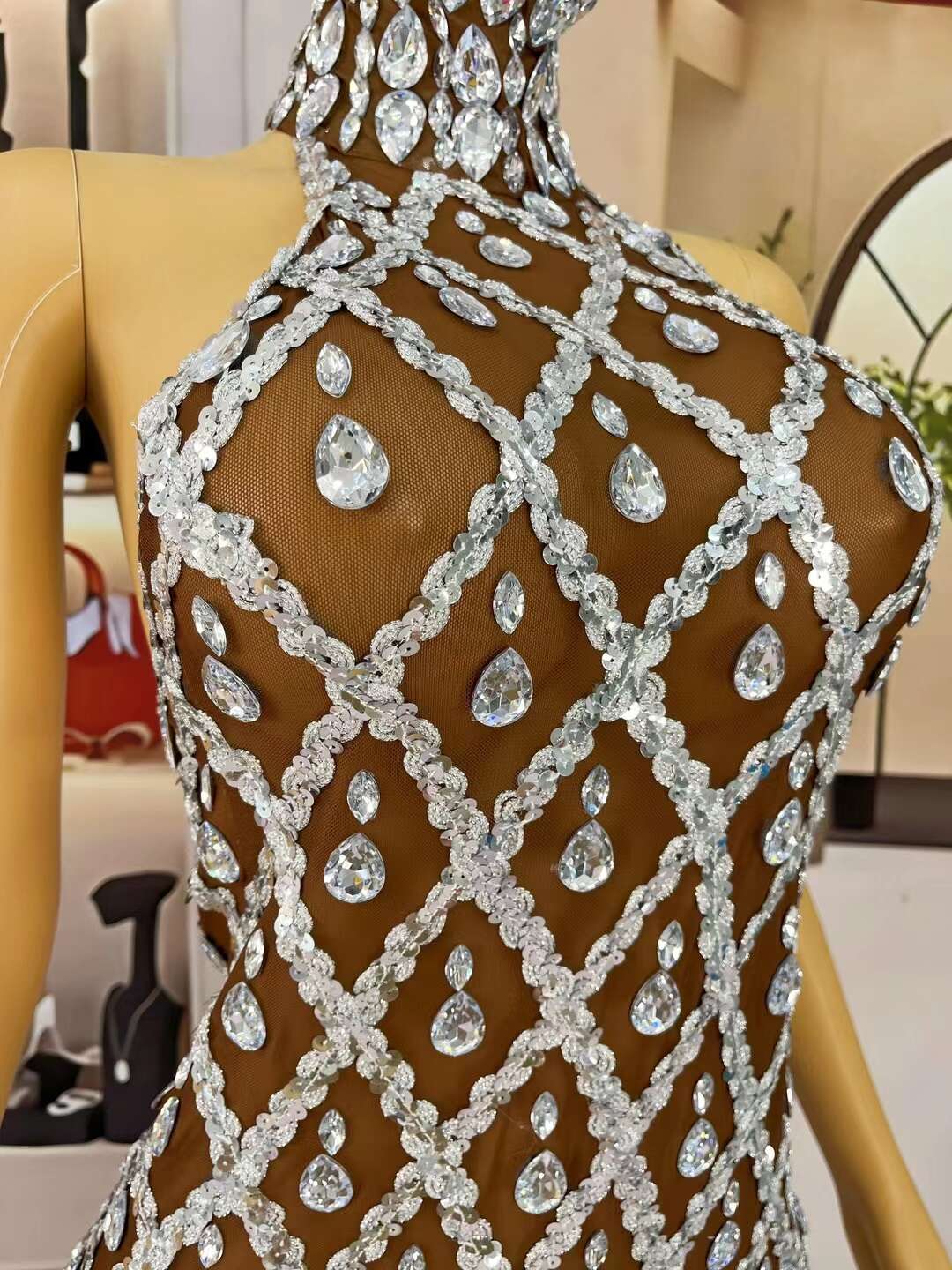 CELESINYI Diduanshaokaojia Crystal Deep Skin Diamond Gown