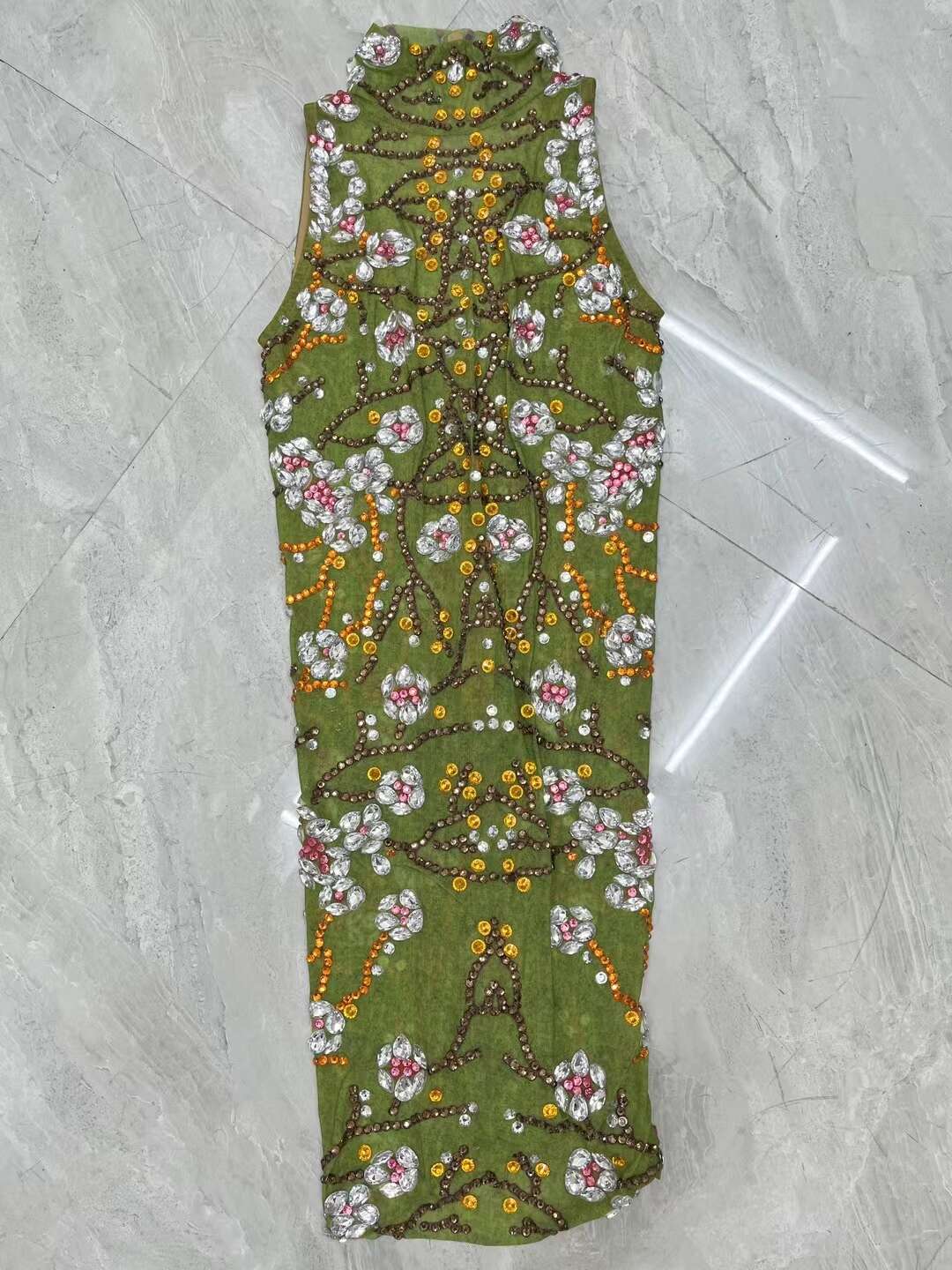 CELESINYI Chunhuaqiushi Crystal Bronze Vine Gown