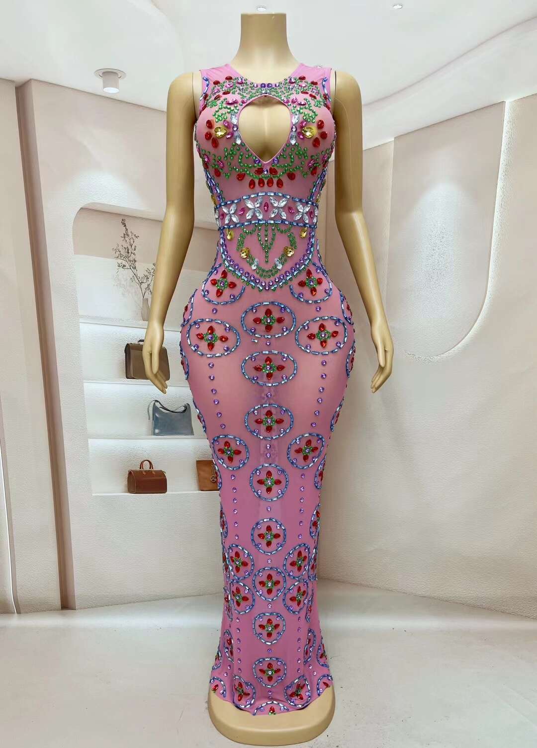 CELESINYI Hualun Crystal Floral Medallion Gown