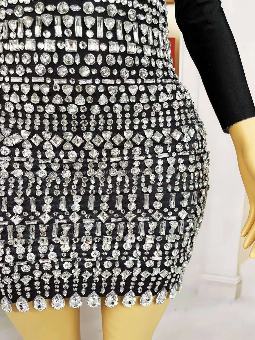 CELESINYI Lengyan Crystal Black Mini Dress