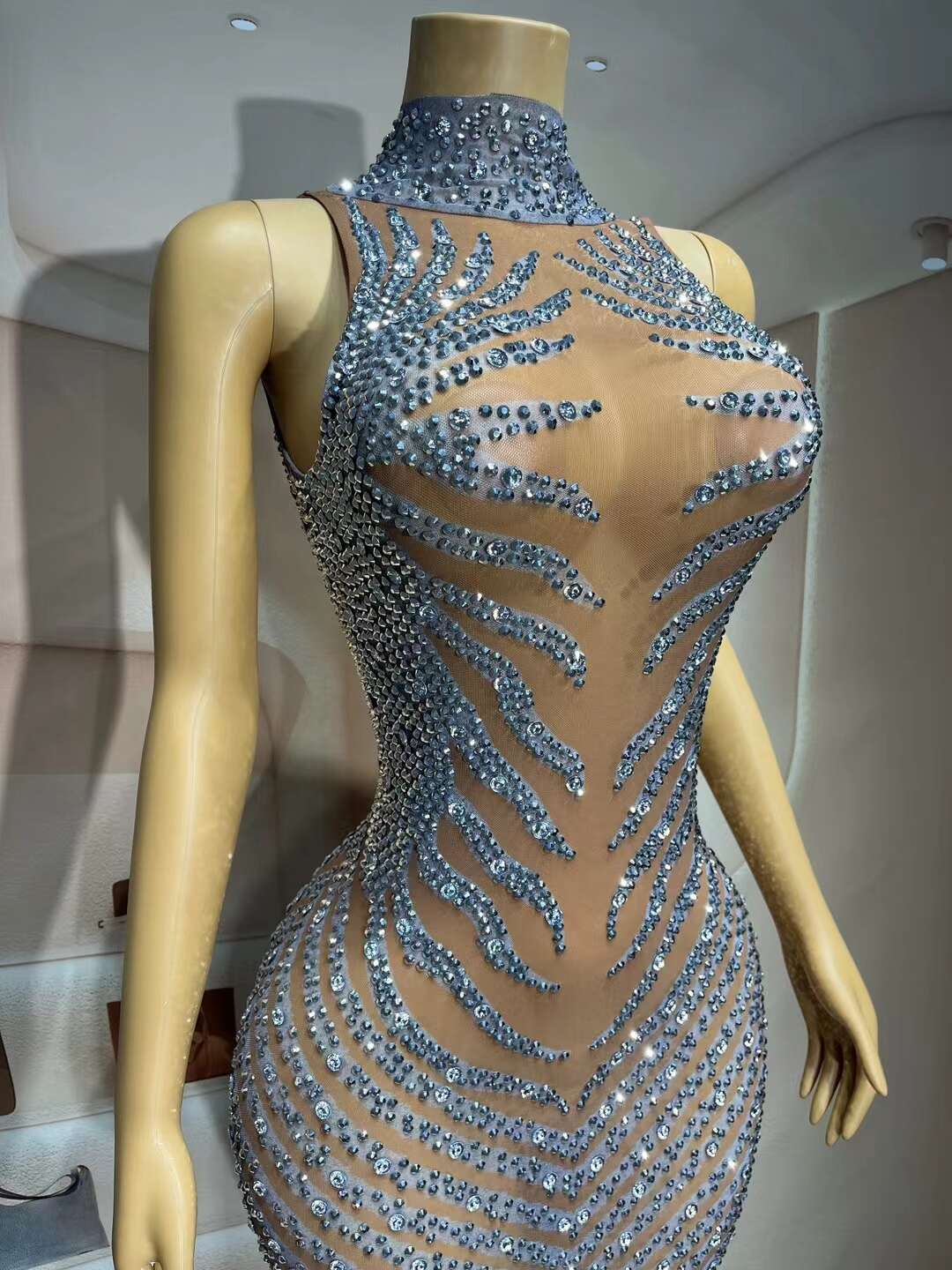 CELESINYI Liewen Crystal Chevron Gown