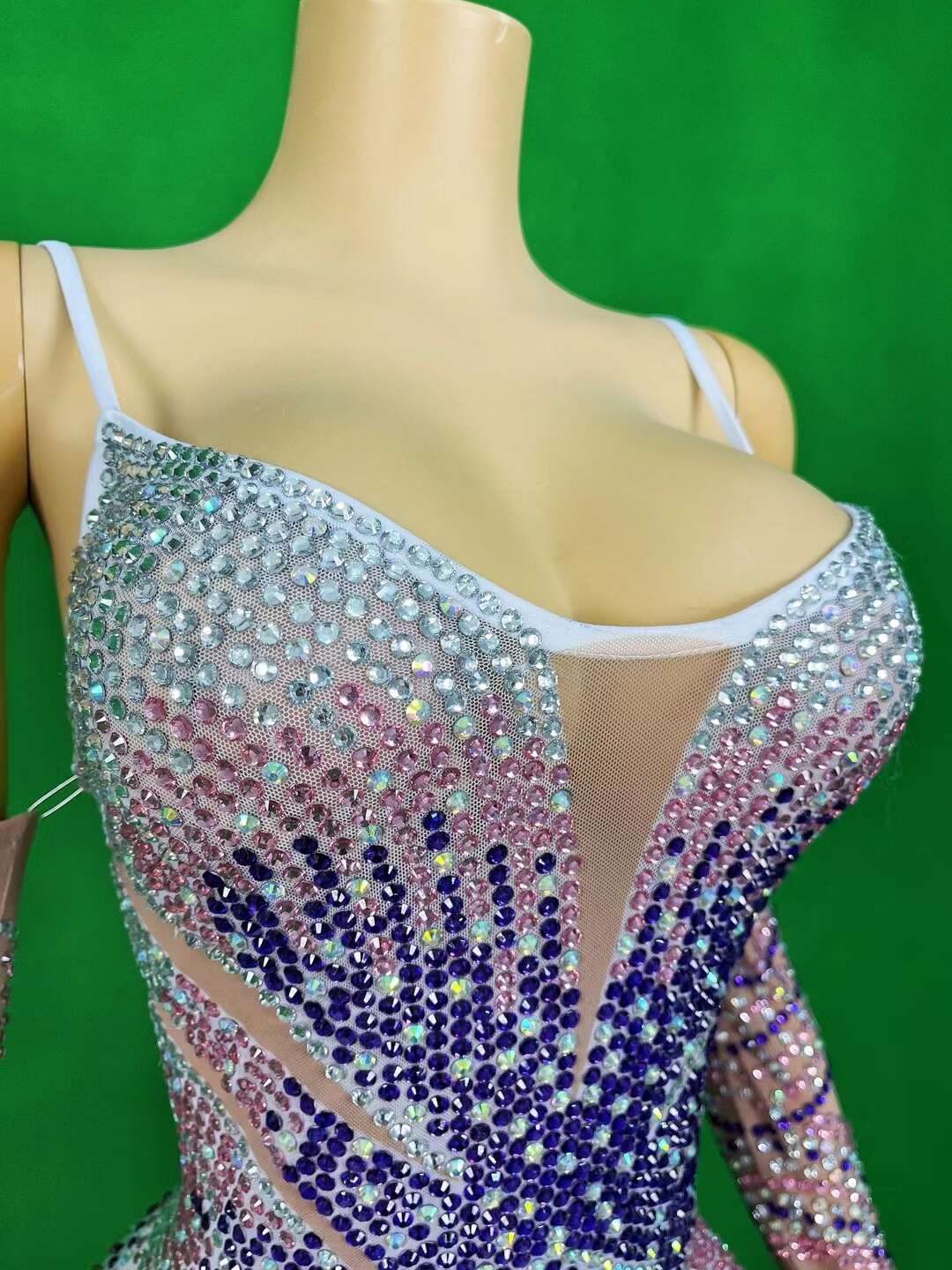 CELESINYI Xiangsiyi Crystal Sweetheart Gloves Gown