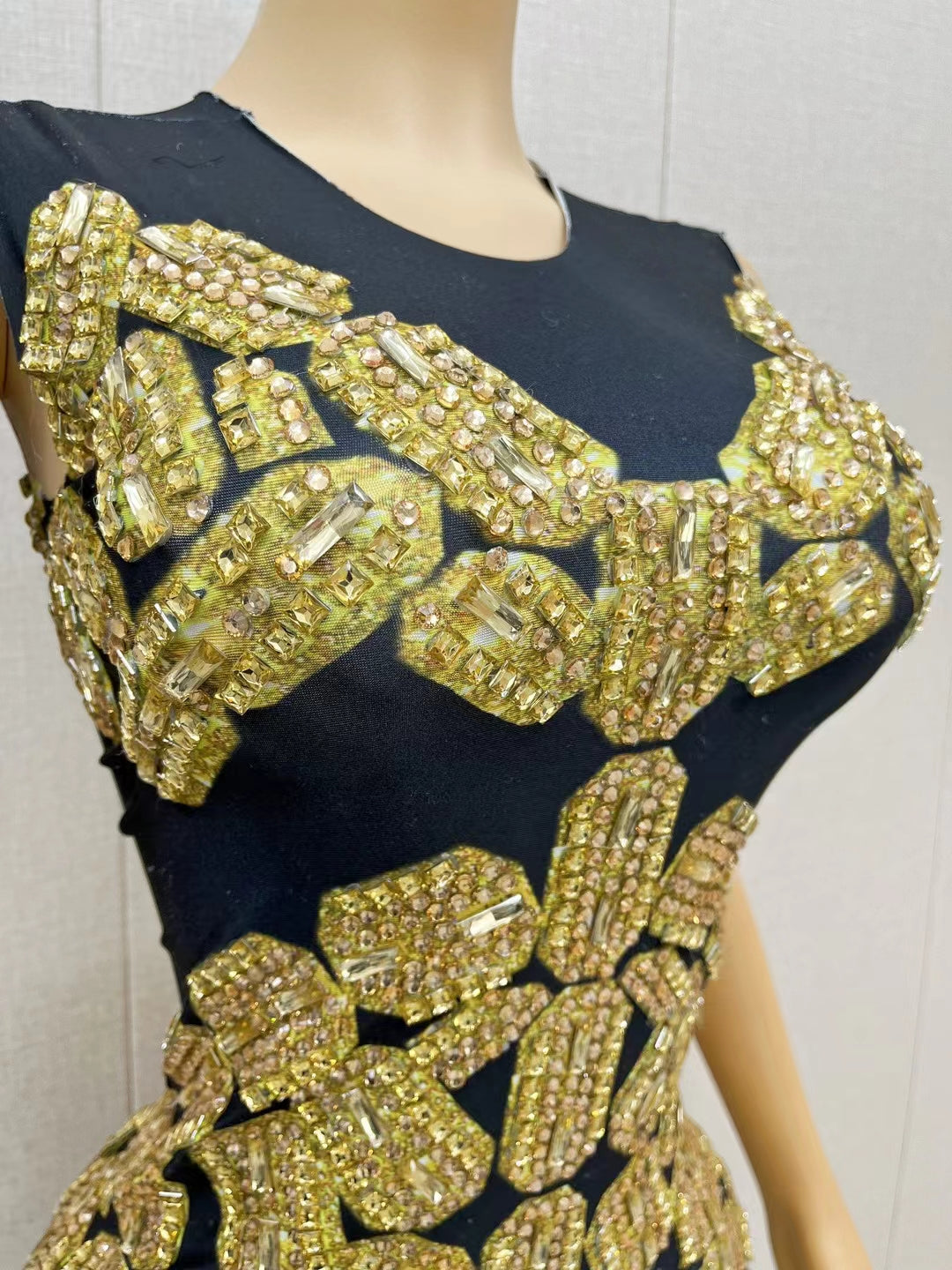CELESINYI Jinpai Crystal Honeycomb Mini Dress