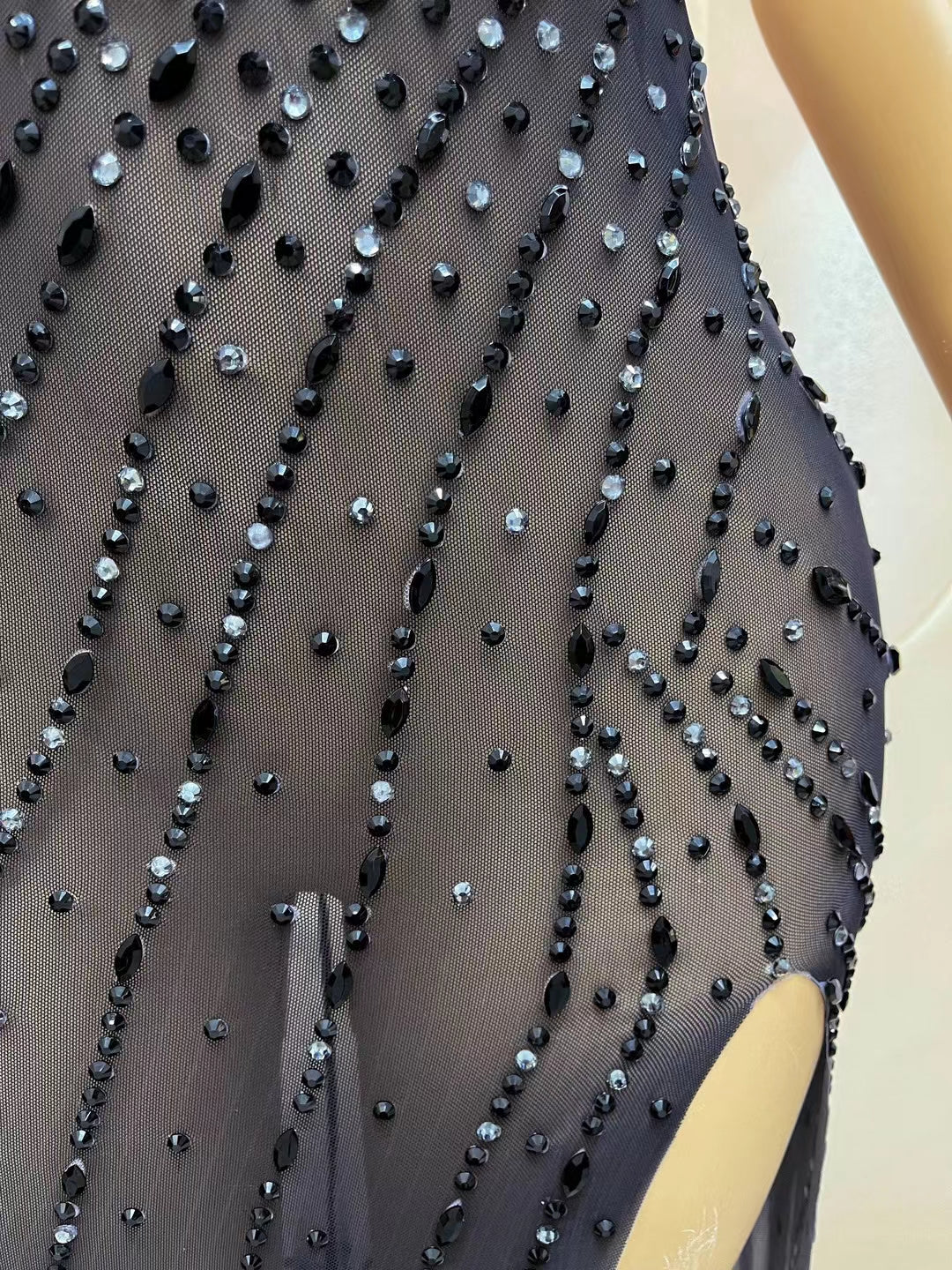 CELESINYI Papagan Crystal Vine Gown