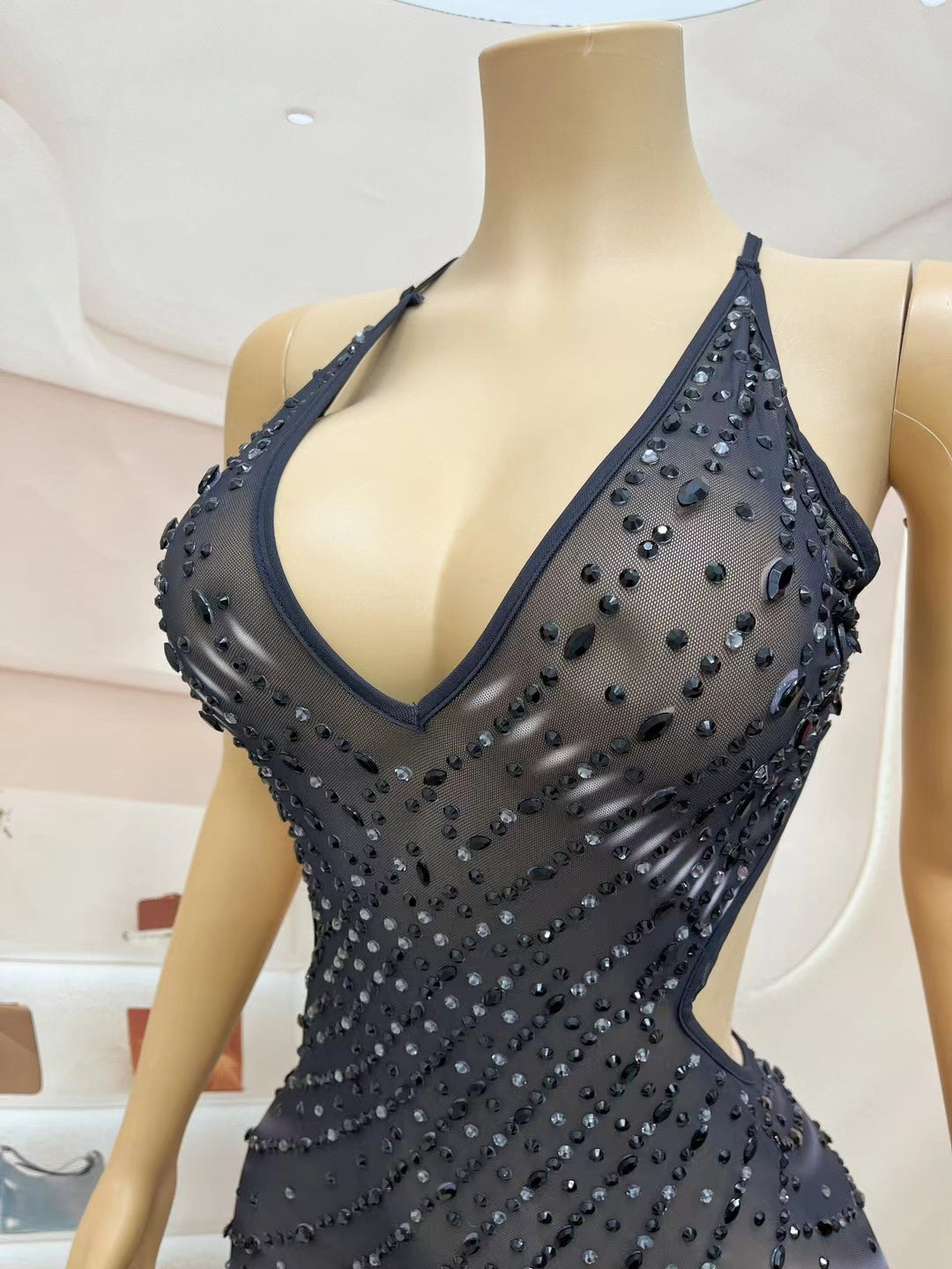 CELESINYI Papagan Crystal Vine Gown