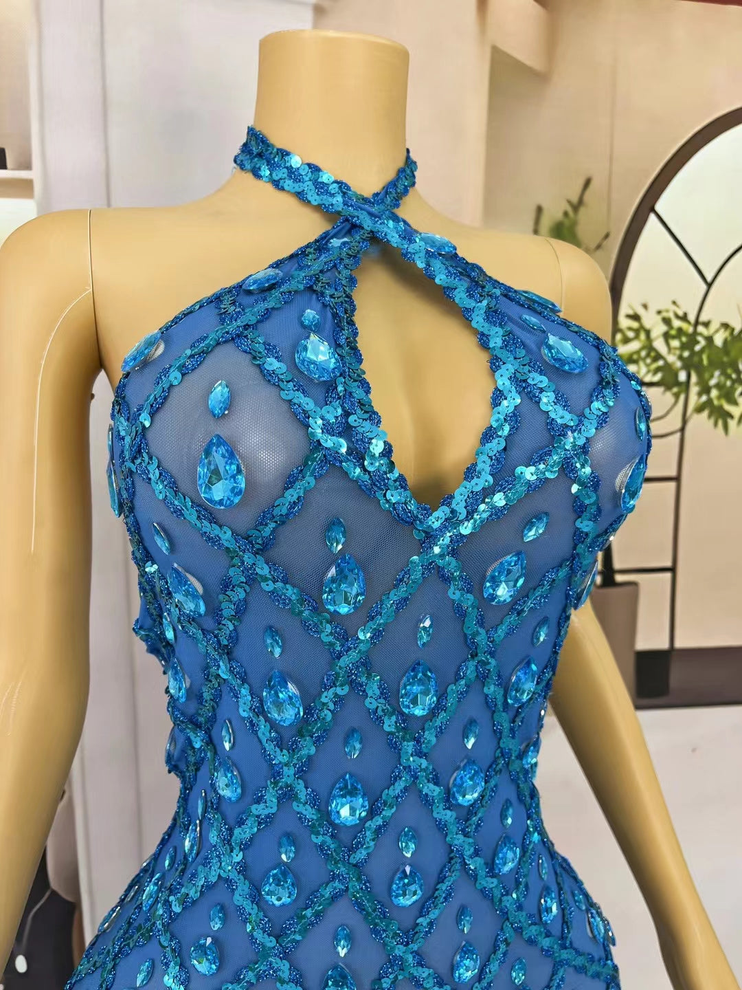CELESINYI Shaokaojiejiaocha Crystal Blue Criss Cross Halter Gown