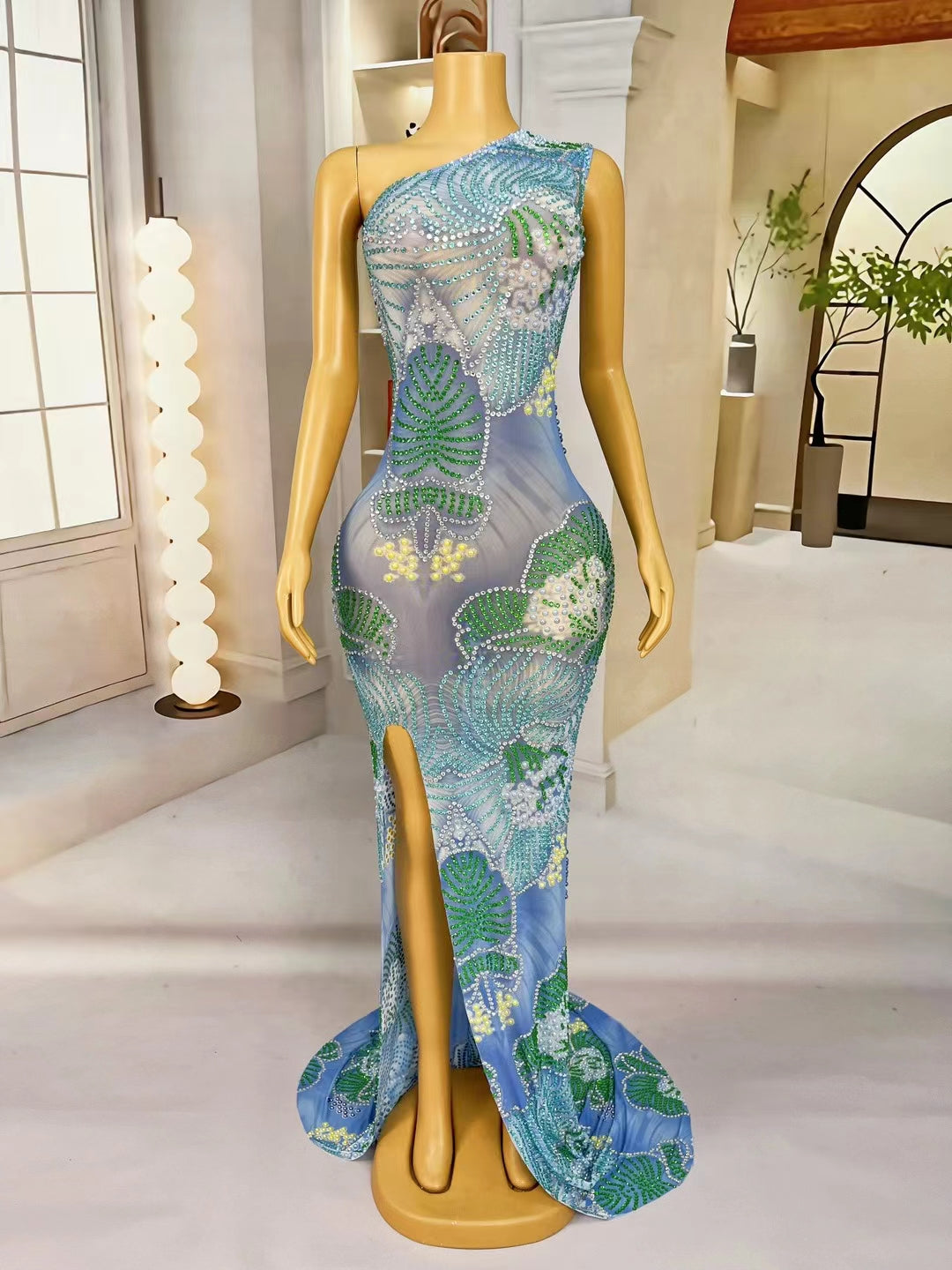CELESINYI Shuiliuhua Crystal Floral Beaded Gown