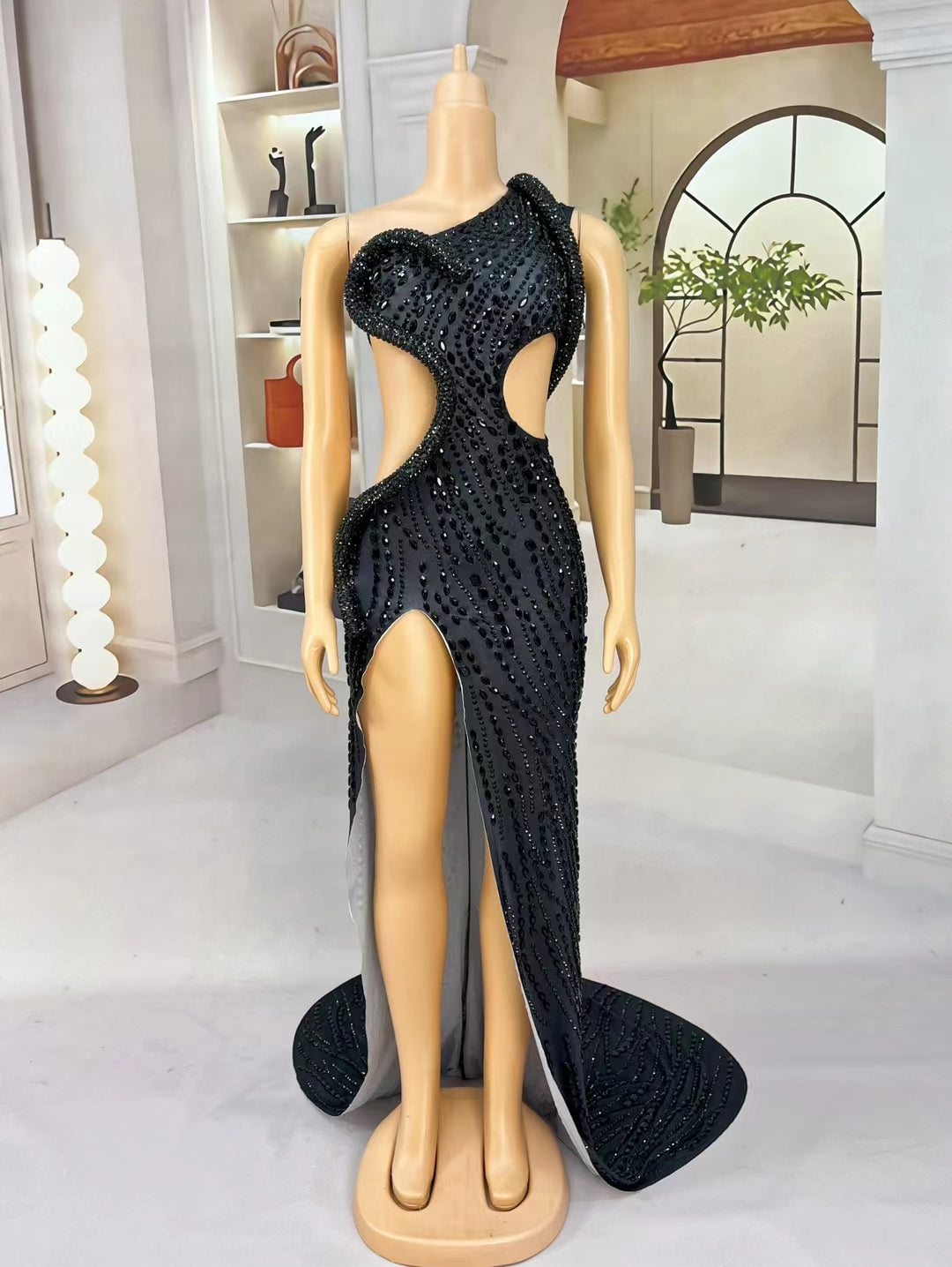 CELESINYI Siluo Crystal Black Snake Gown