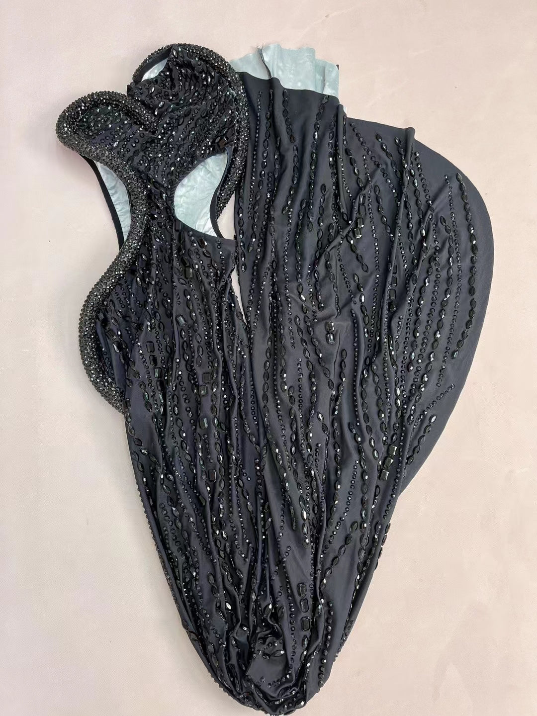 CELESINYI Siluo Crystal Black Snake Gown