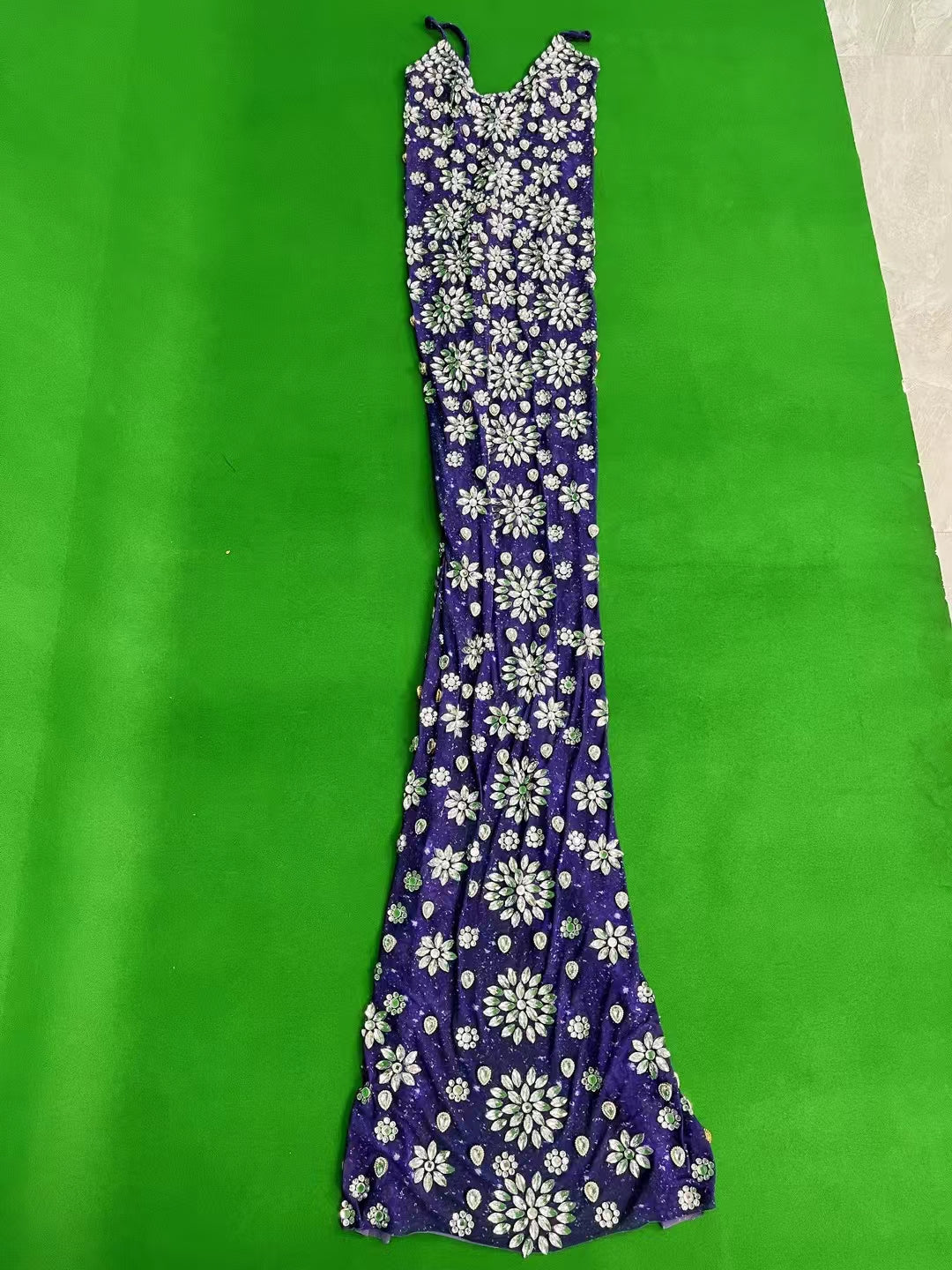 CELESINYI Juhuatai Crystal Chrysanthemum Gown