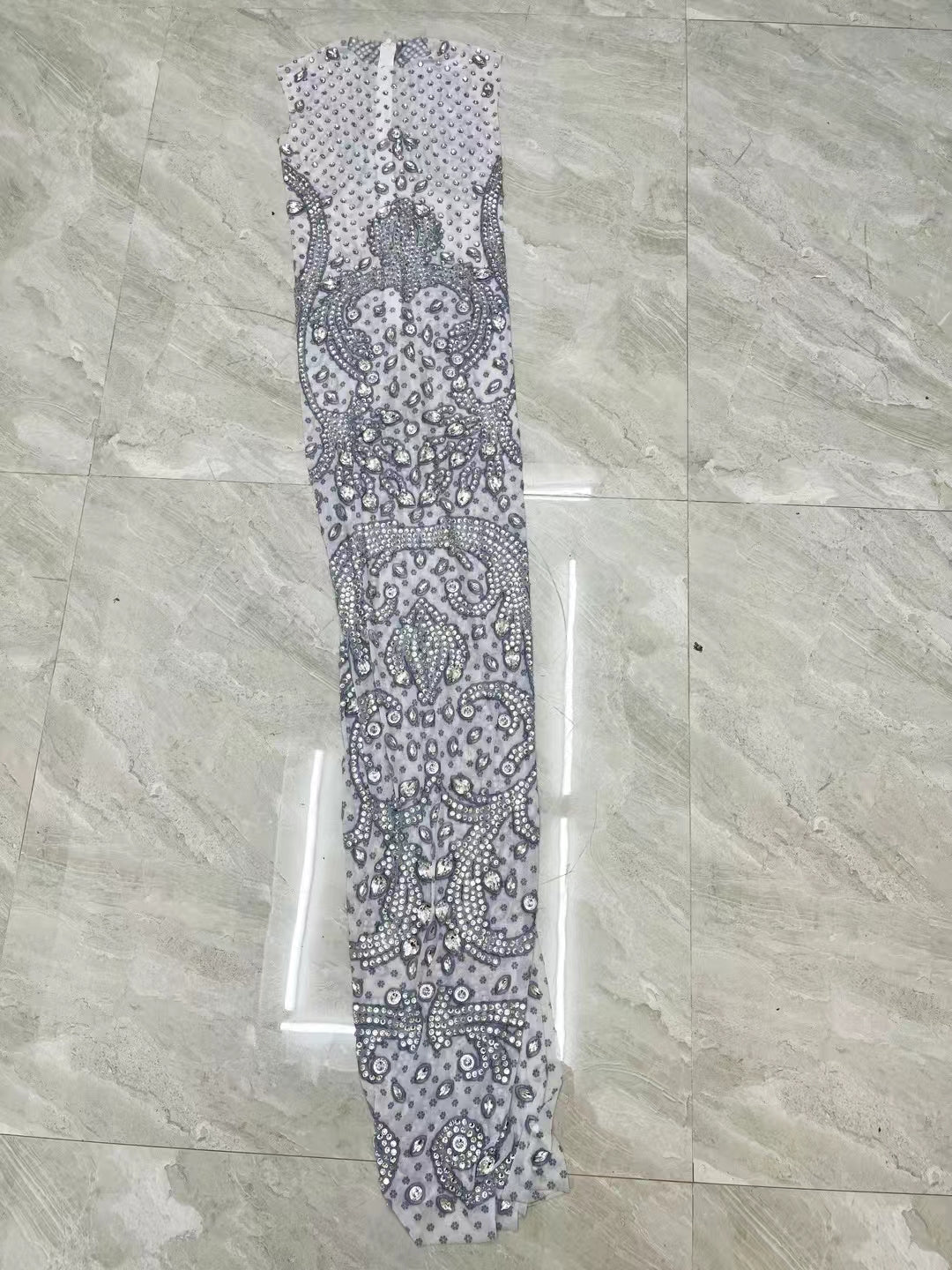CELESINYI Yinhua Crystal Silver Damask Gown