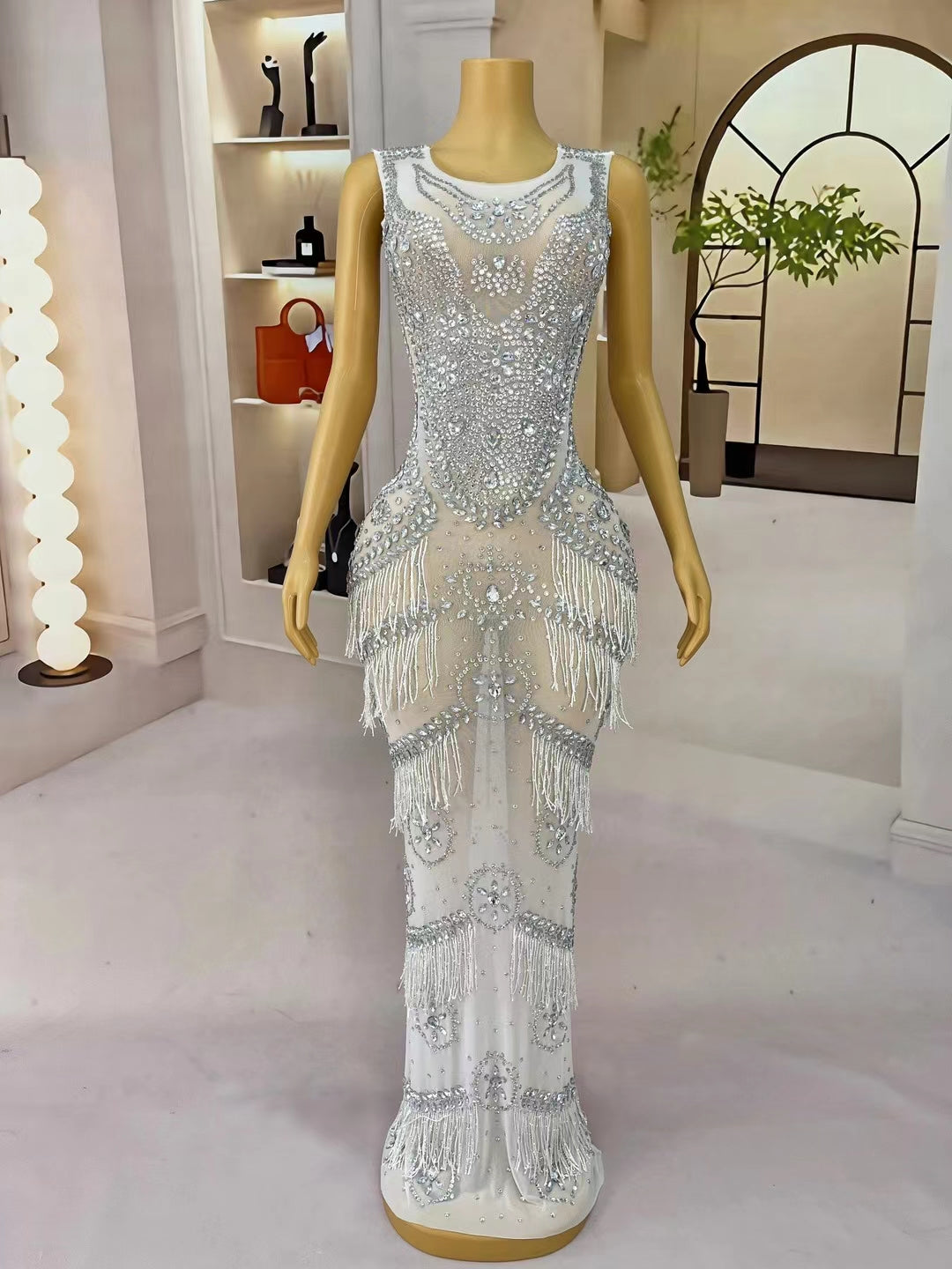 CELESINYI Bailianyinsi Crystal Lotus Silver Gown