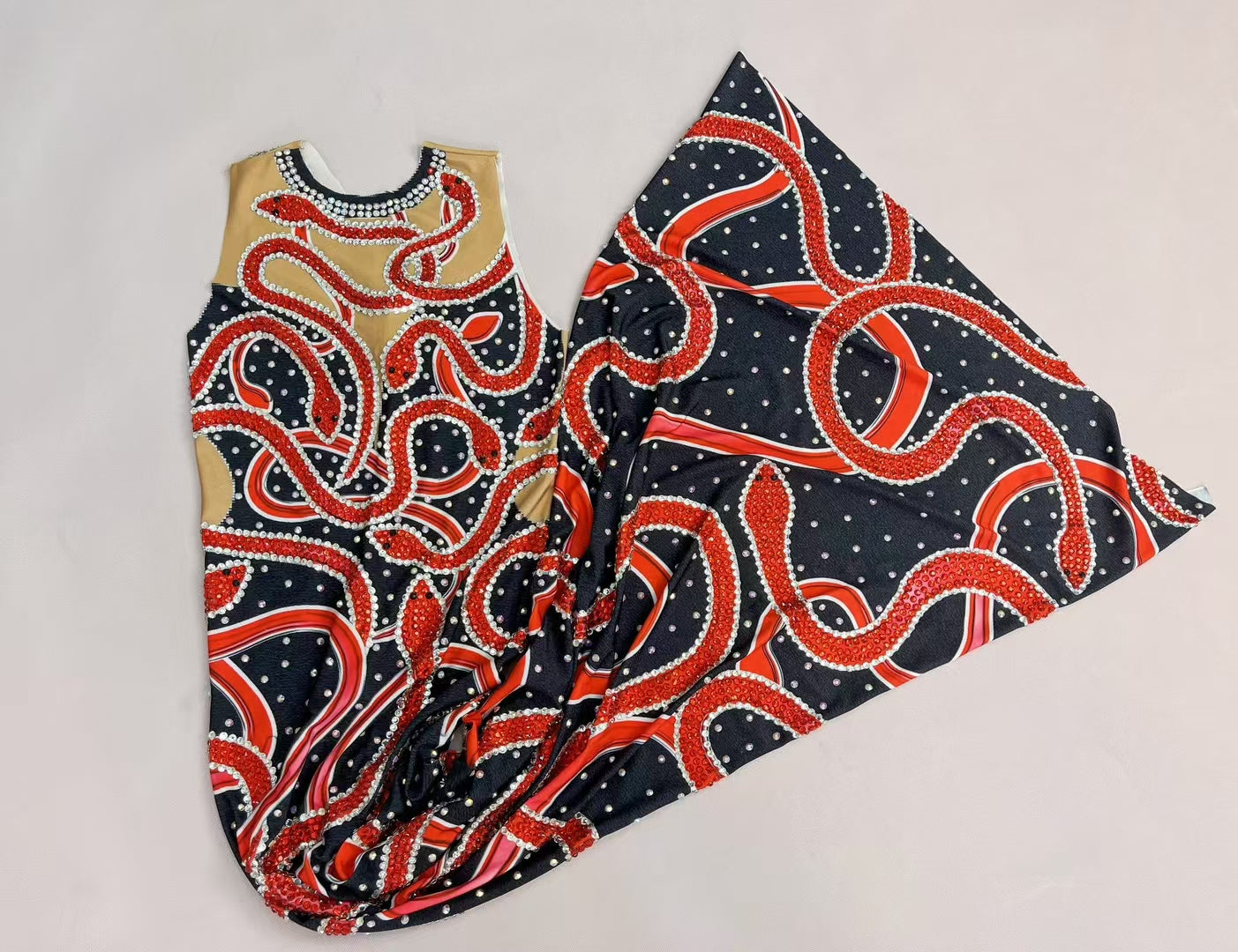 CELESINYI Hongshe Crystal Serpent Dance Gown
