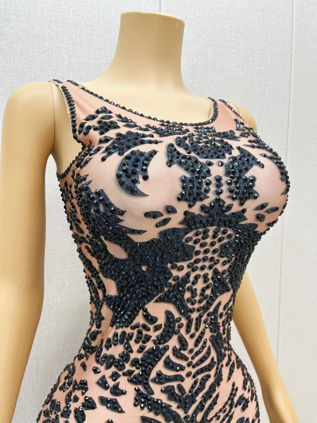 CELESINYI Heijiao Crystal Black Baroque Gown