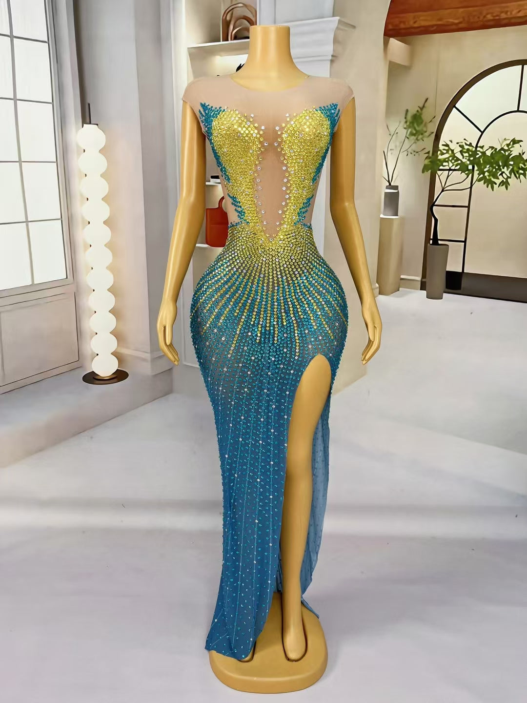 CELESINYI Kongqueyu Crystal Peacock Gradient Gown
