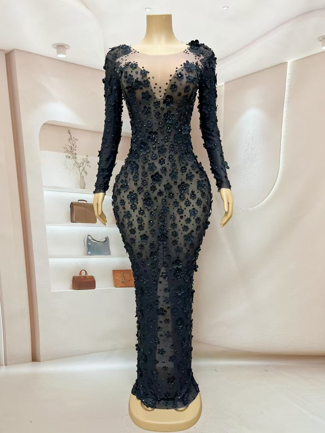 CELESINYI Chunjie Crystal Black Flower Long Sleeve Gown