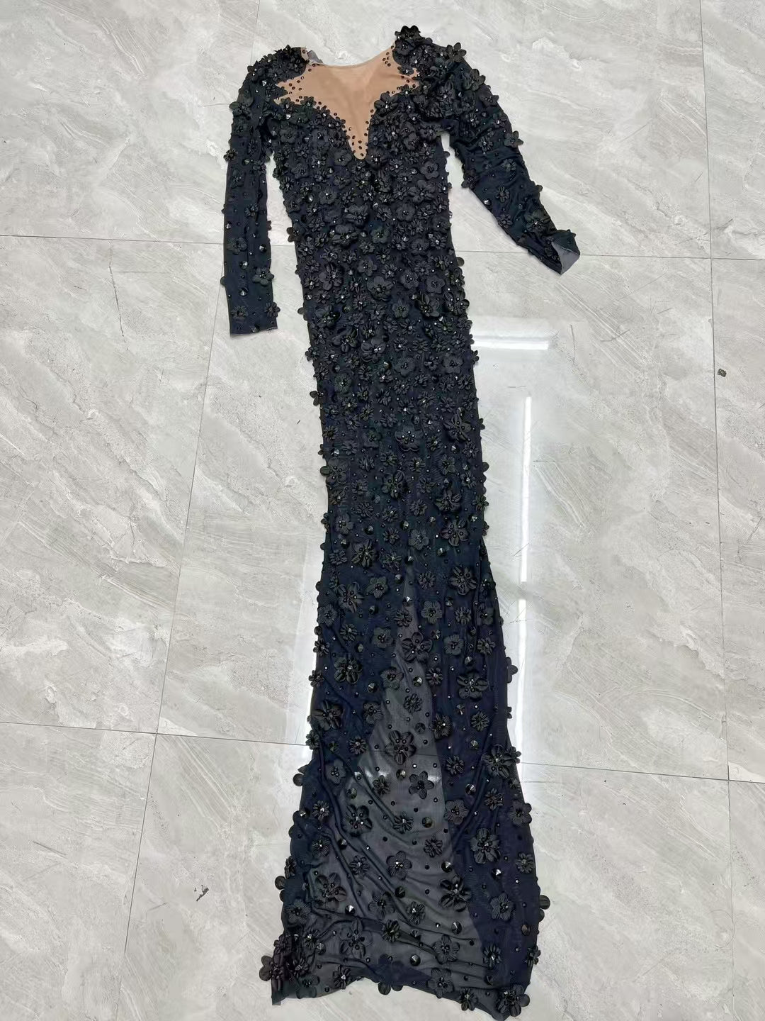 CELESINYI Chunjie Crystal Black Flower Long Sleeve Gown