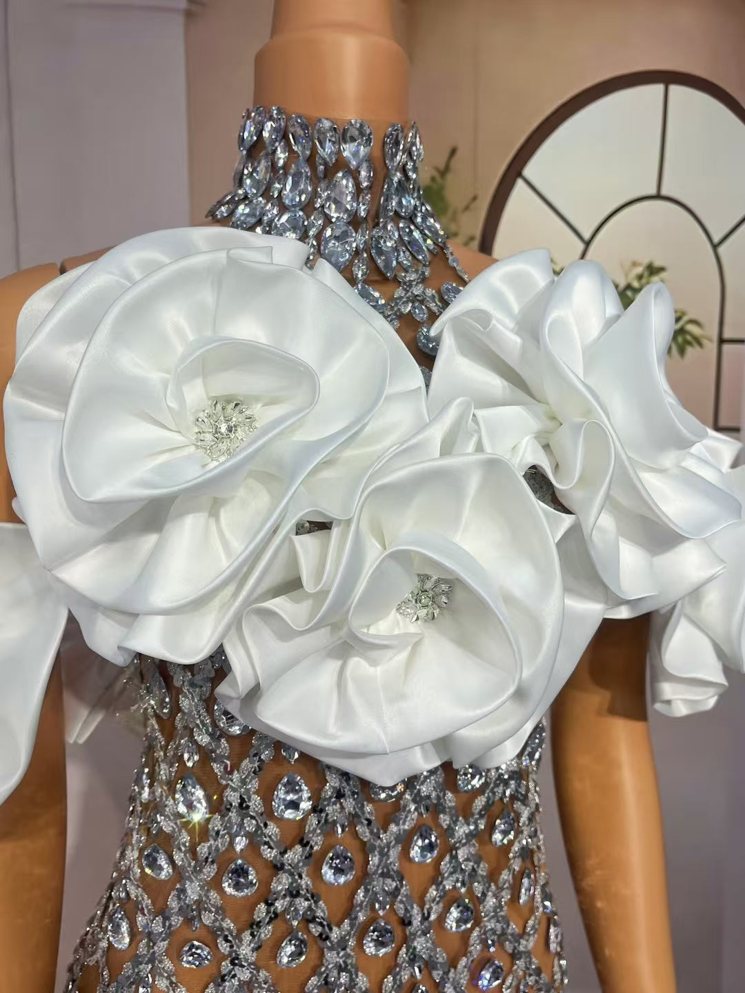 CELESINYI Shaokaoji Crystal 3D Rose Gown