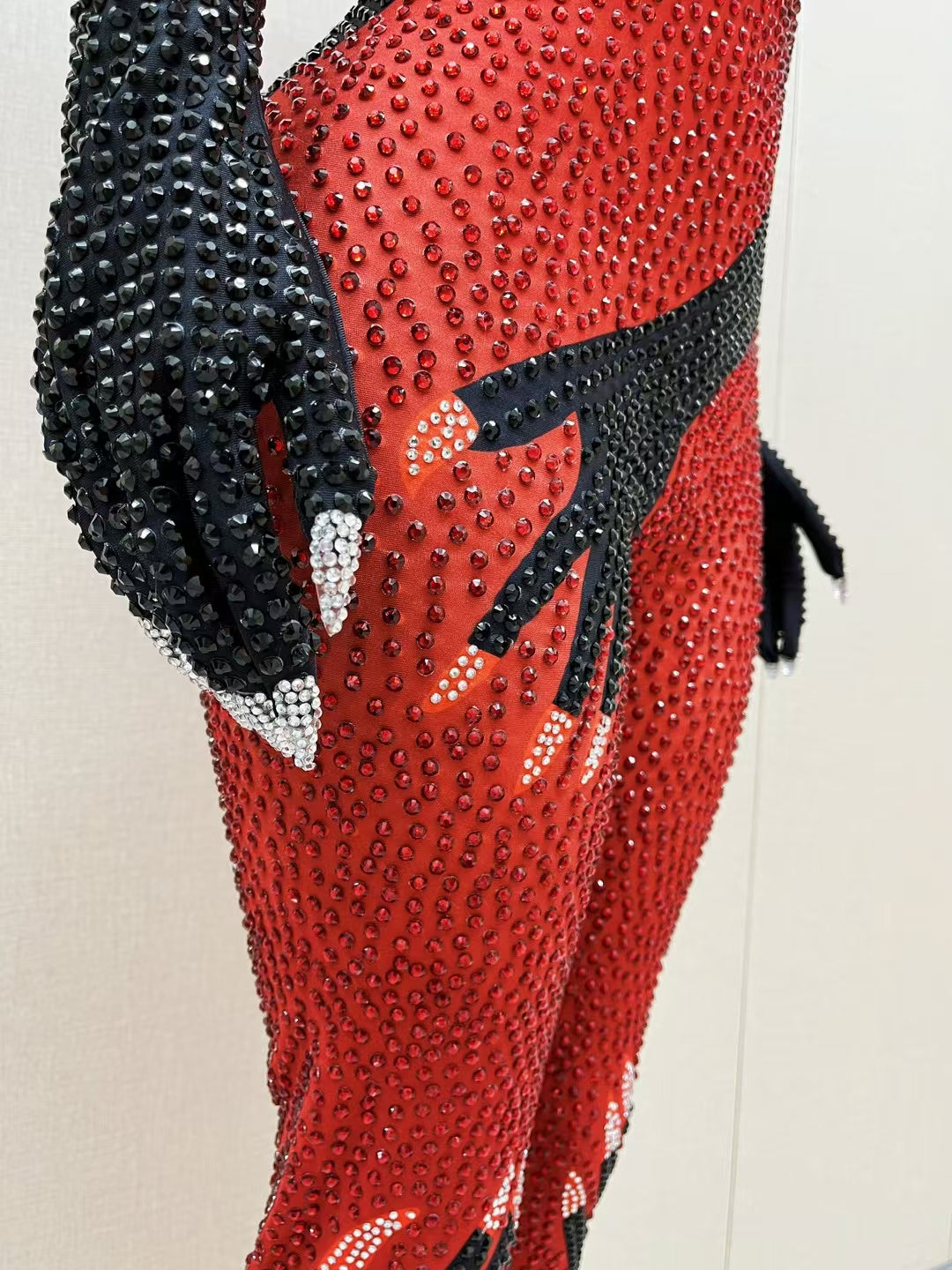 CELESINYI Heishou Crystal Claw Print Catsuit