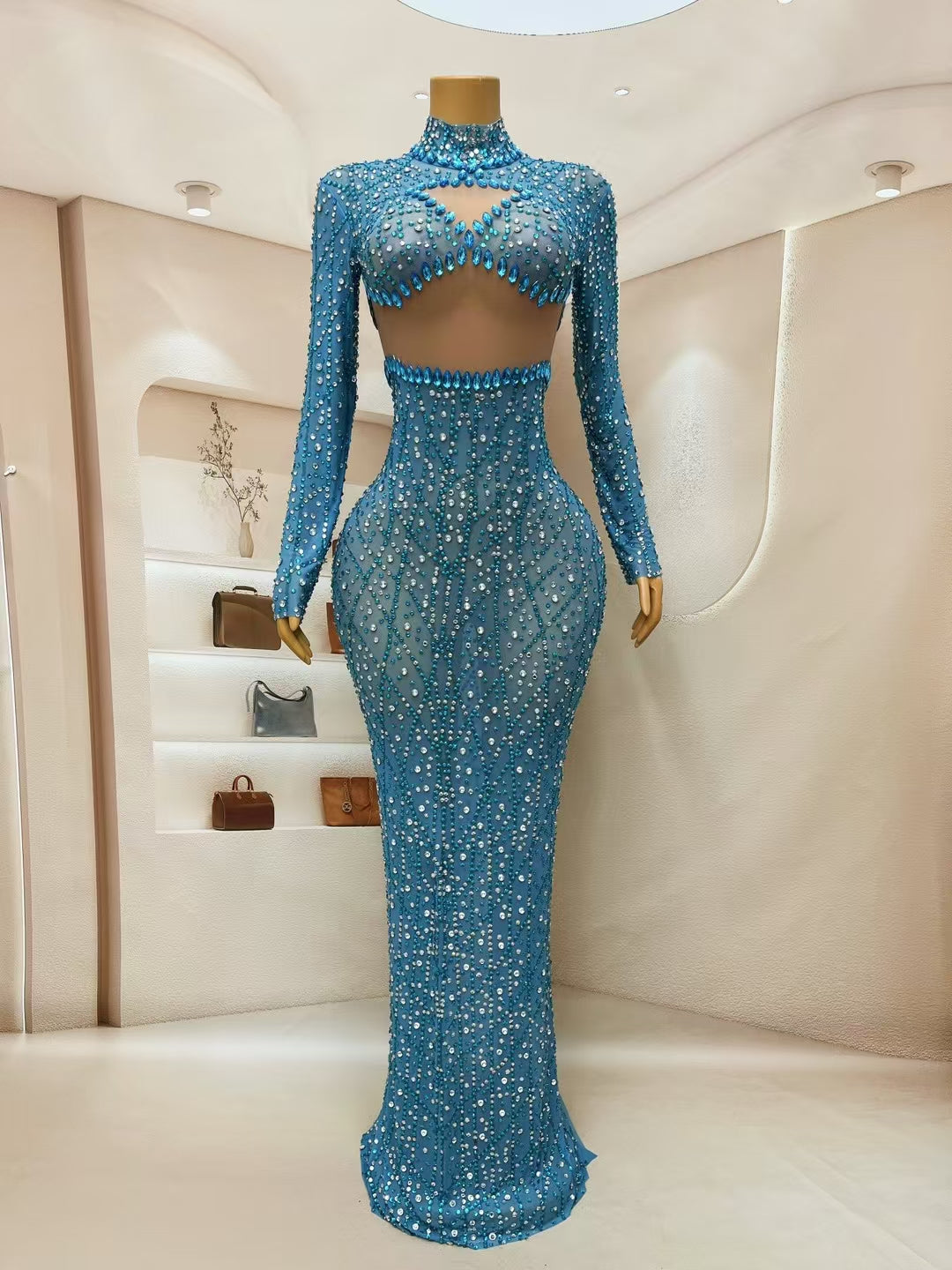 CELESINYI Qinghu Crystal High Collar Gown