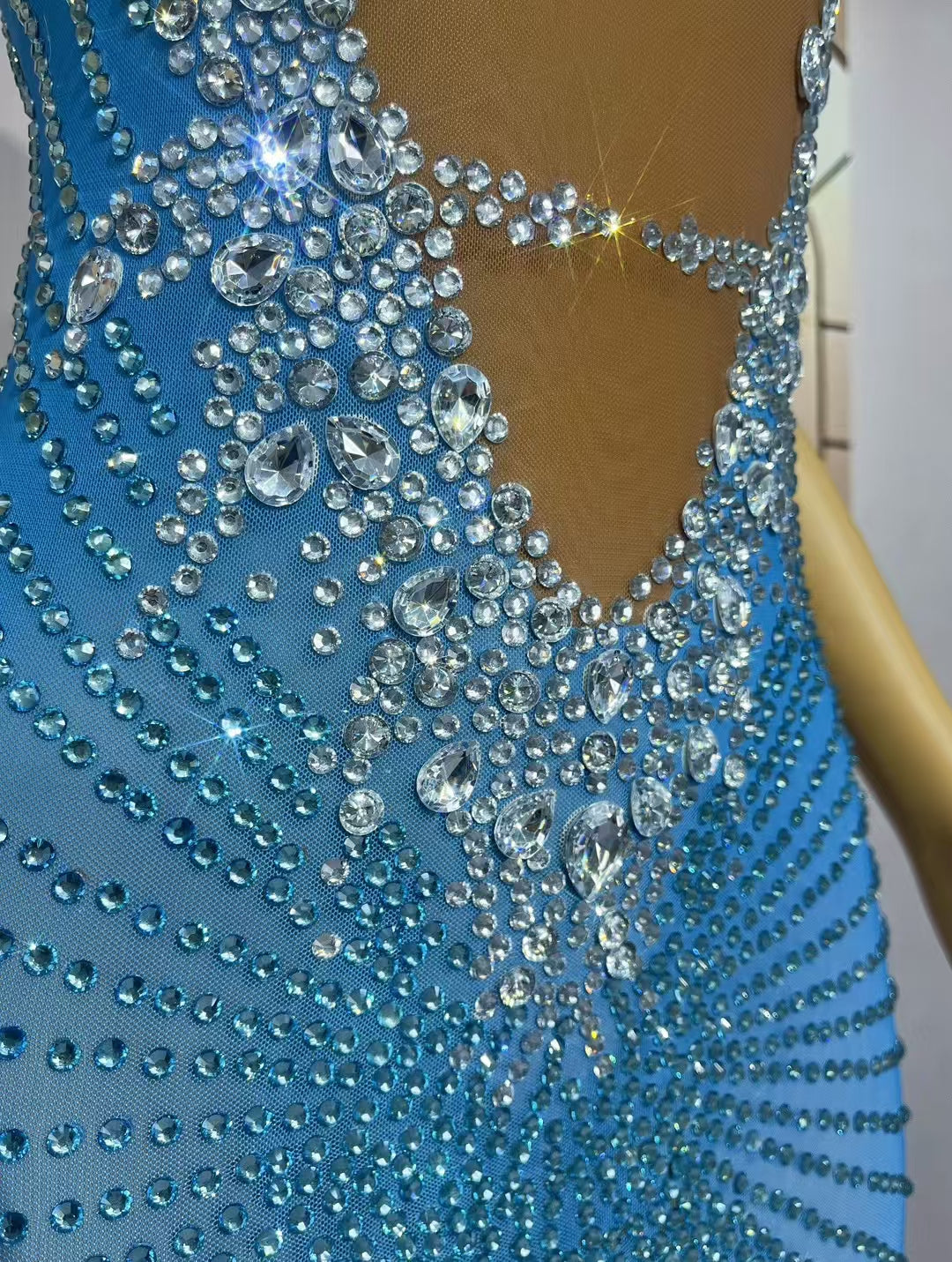 CELESINYI Chijin Crystal Light Blue Gown