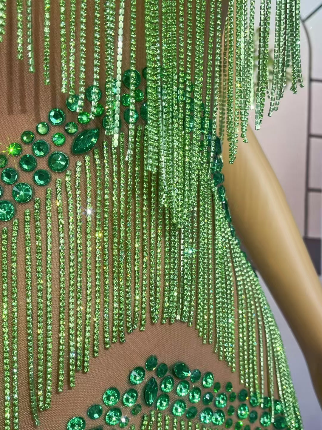 CELESINYI Lvyin Crystal Emerald Feather Gown