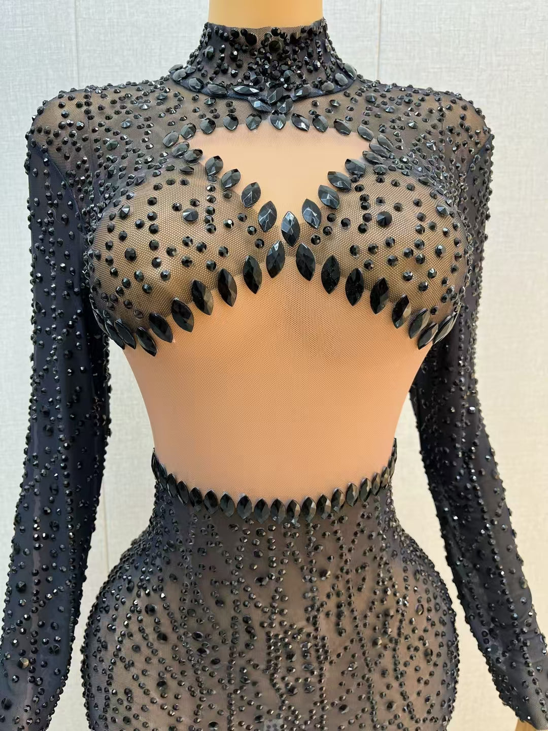 CELESINYI Qinghu Crystal High Collar Gown