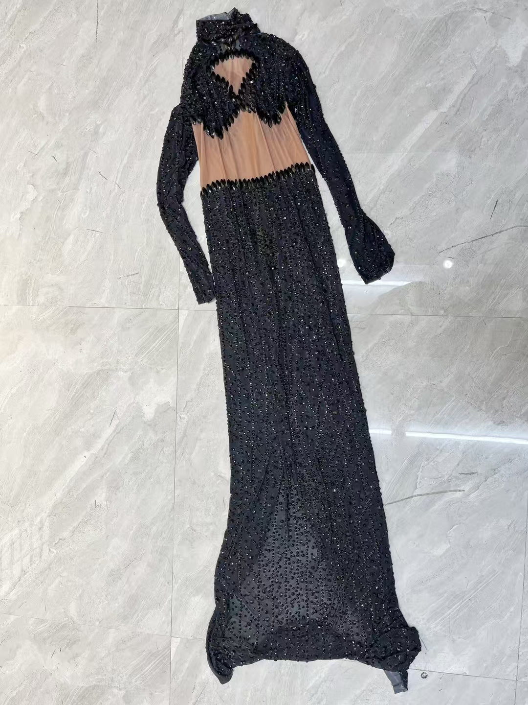 CELESINYI Qinghu Crystal High Collar Gown