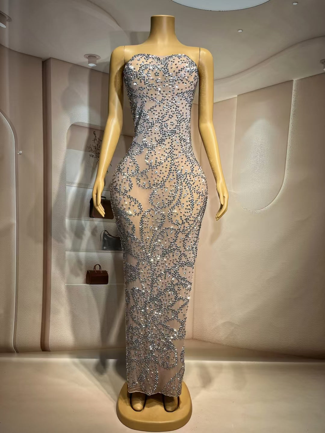 CELESINYI Yinxingye Crystal Silver Swirl Gown
