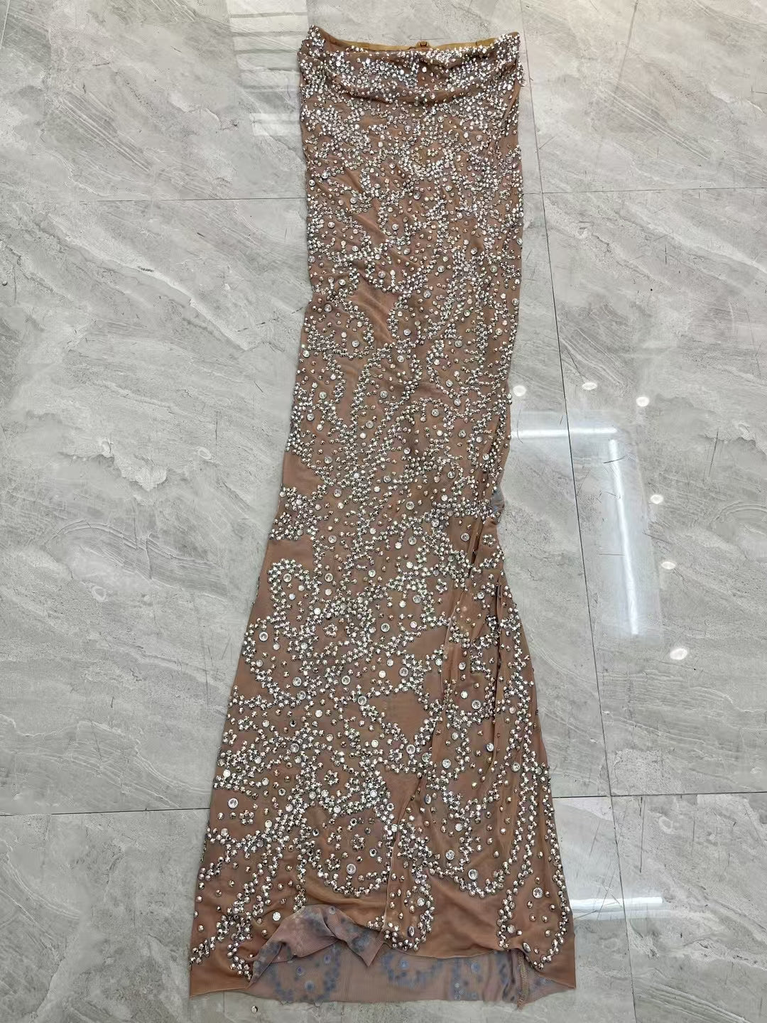 CELESINYI Yinxingye Crystal Silver Swirl Gown