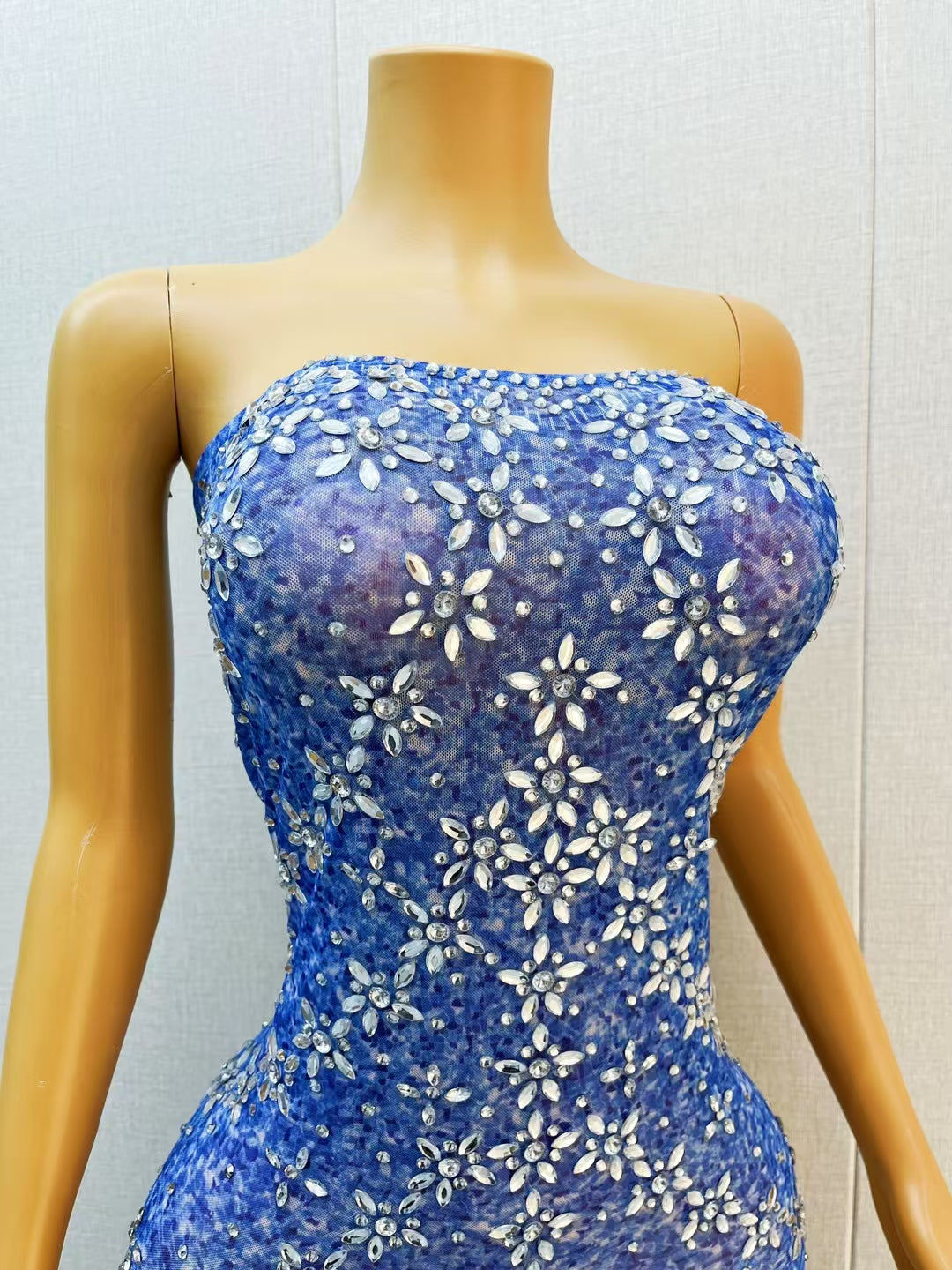 CELESINYI Ronghua Crystal Blue Flower Gown