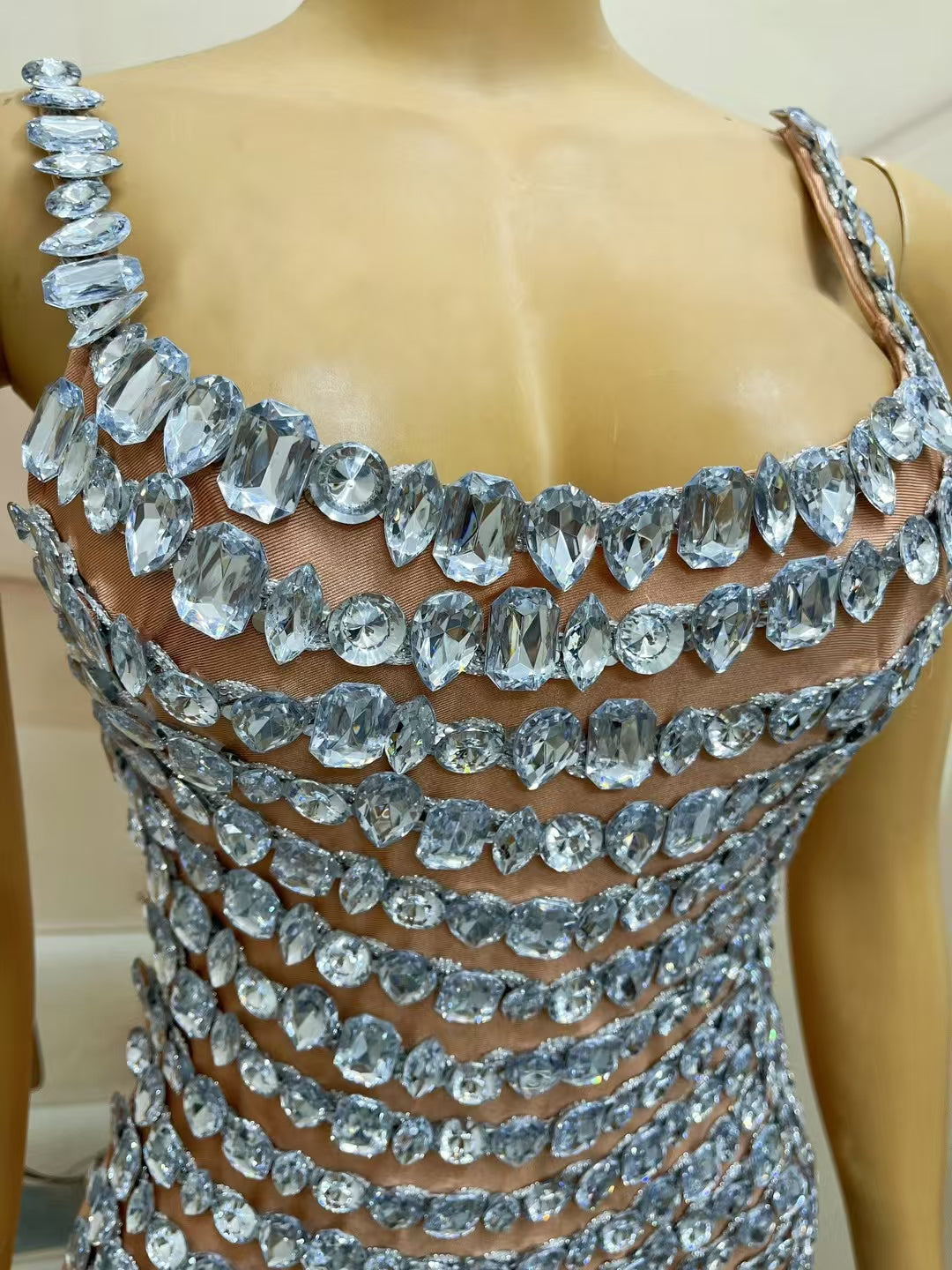 CELESINYI Beixin Crystal Scoop Tank Gown