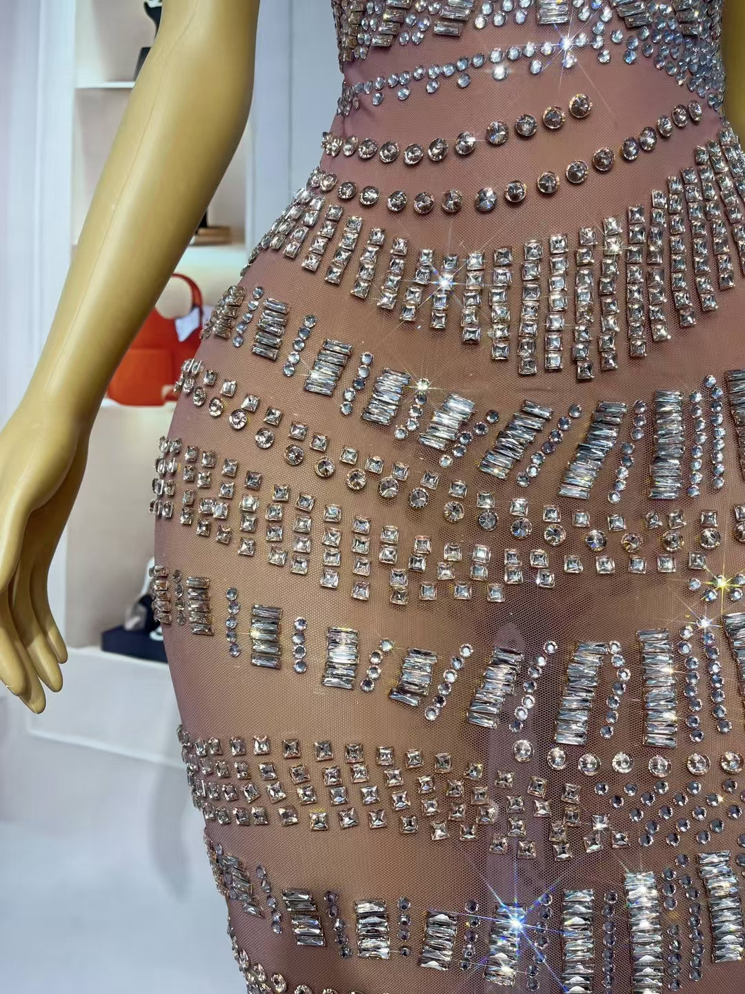 CELESINYI Fuguang Crystal Light Band Gown