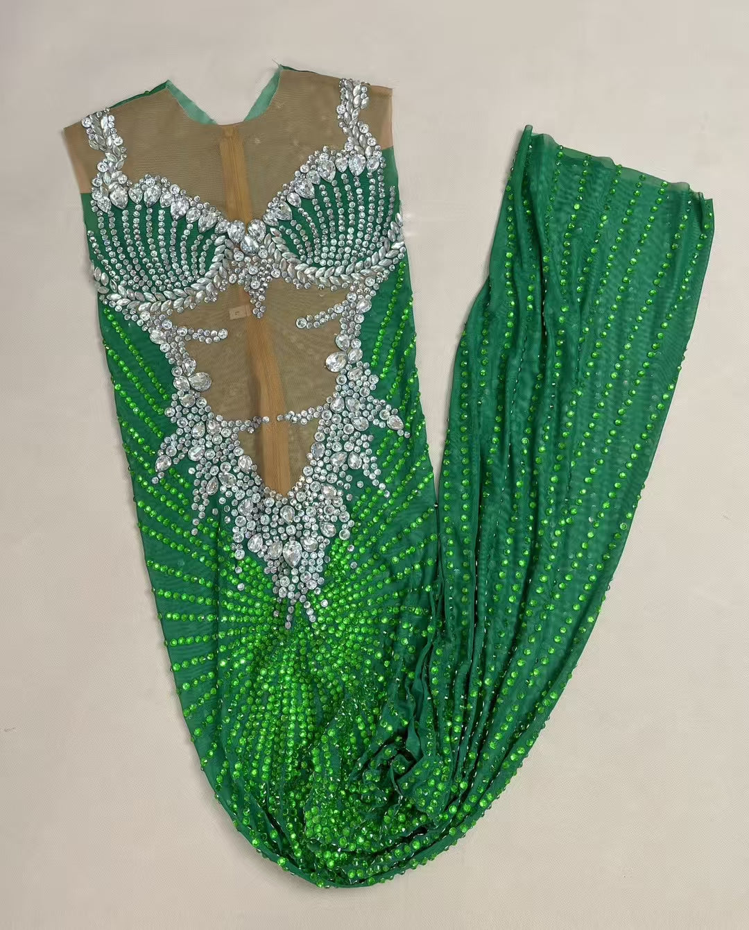 CELESINYI Chijin Crystal Green Gown