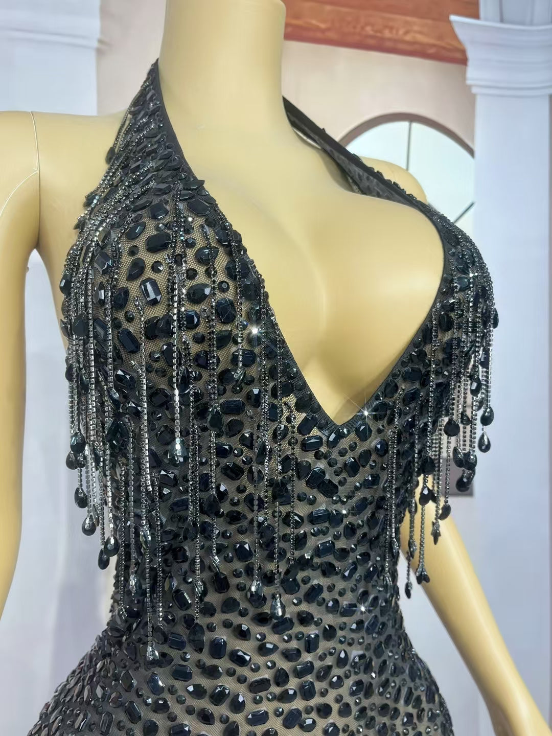 CELESINYI Wulongweibo Crystal Fringe Halter Gown