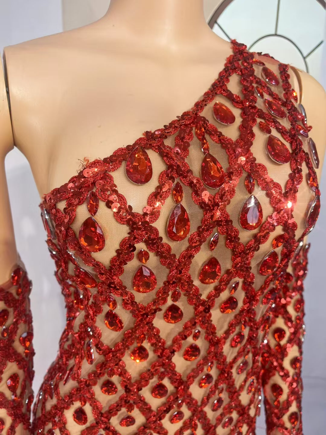 CELESINYI Shaokaoji Crystal Red Glove Gown