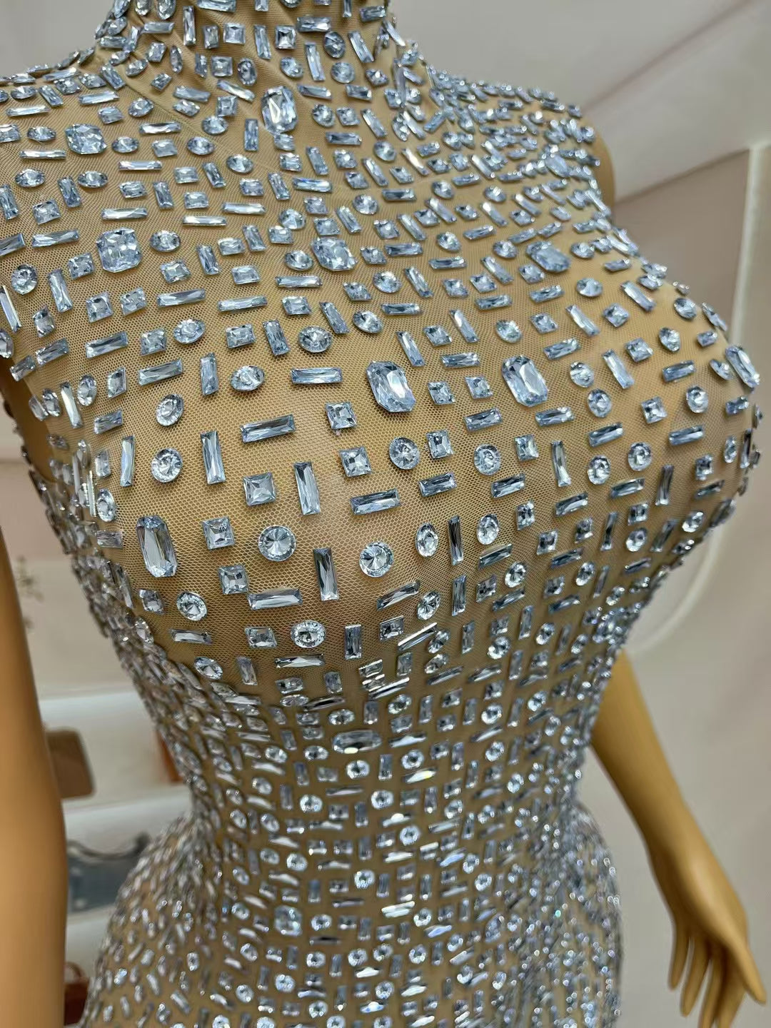 CELESINYI Yinbei Crystal Silver Mermaid Gown