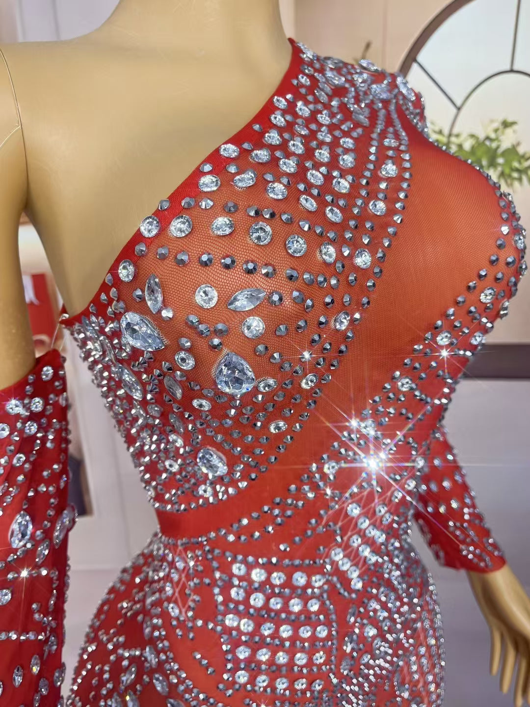 CELESINYI Zuange Crystal One-Shoulder Gown
