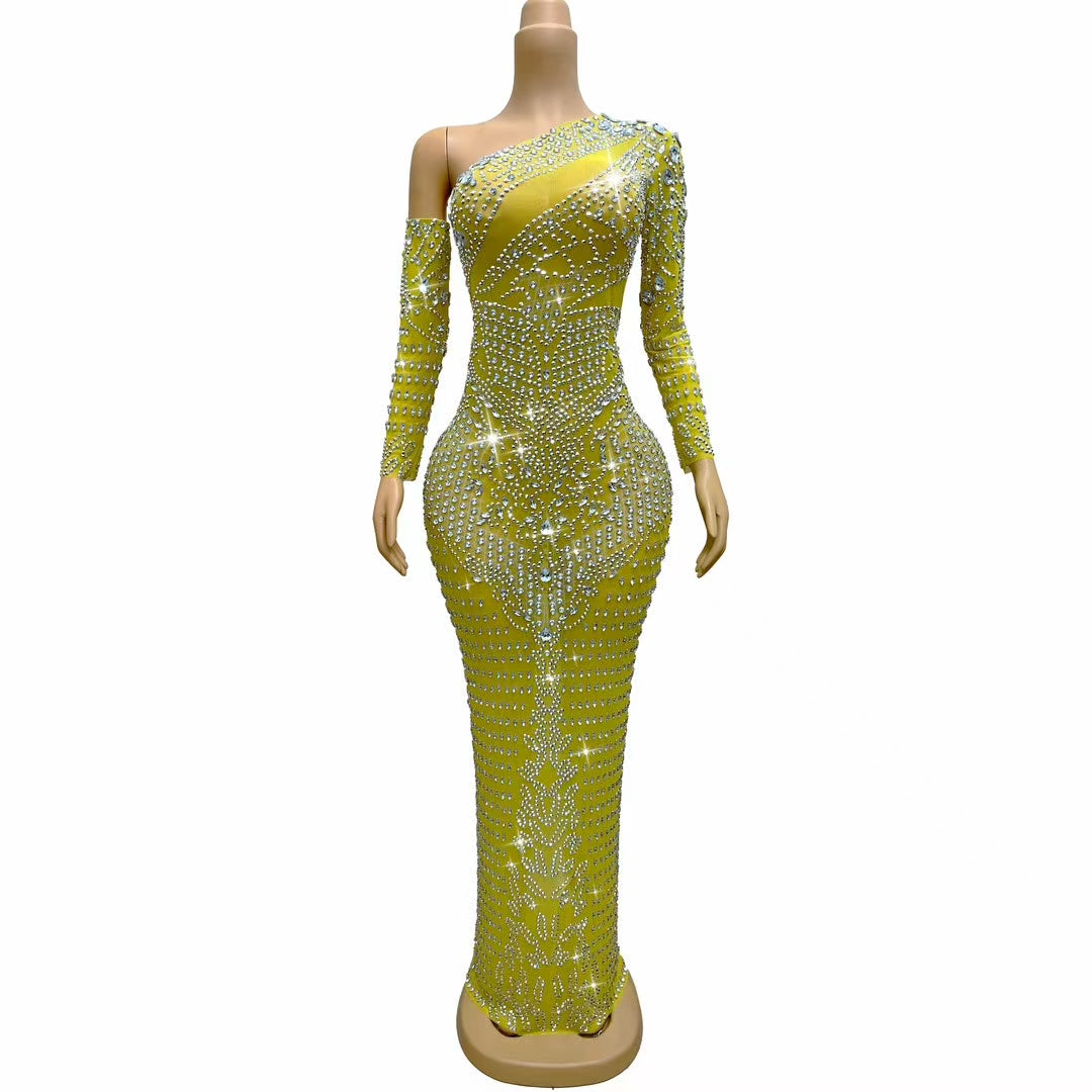 CELESINYI Zuange Crystal One-Shoulder Gown