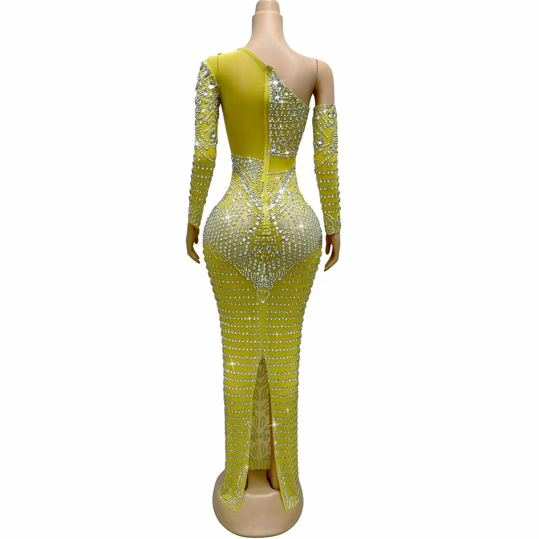 CELESINYI Zuange Crystal One-Shoulder Gown