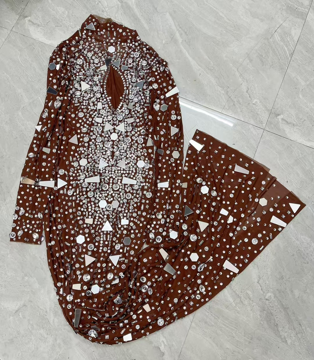 CELESINYI Loukongxiong Crystal Keyhole Gown