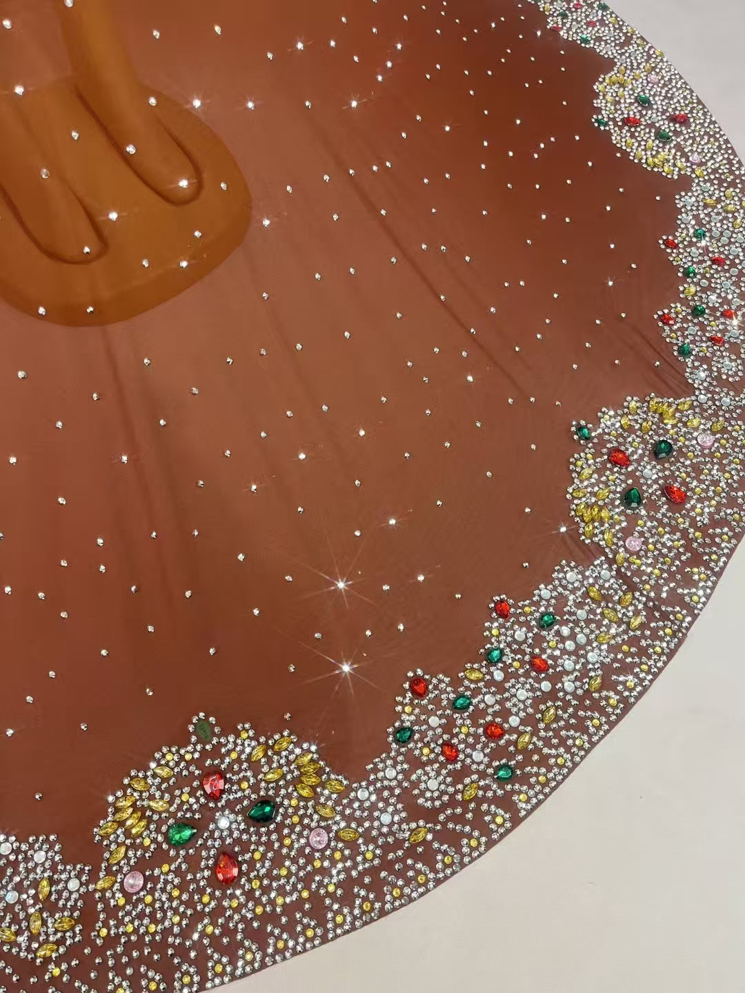 CELESINYI Jinzi Crystal Brown Naked Gown