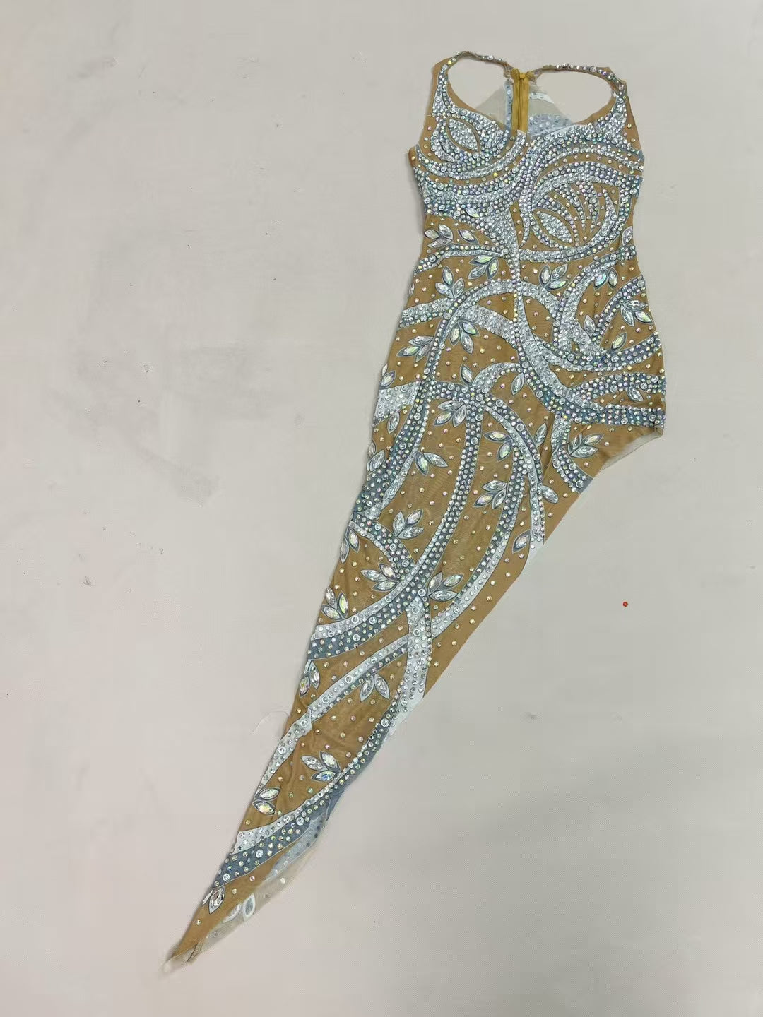 CELESINYI Jiaoye Crystal Leaf Gown