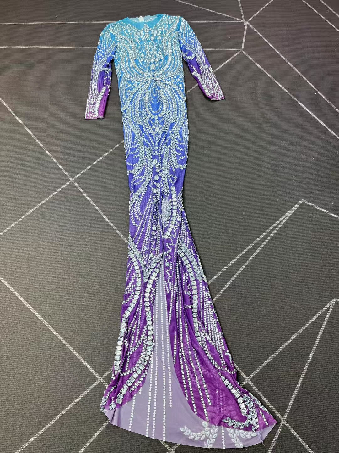 CELESINYI Fuling Crystal Gradient Mini Dress