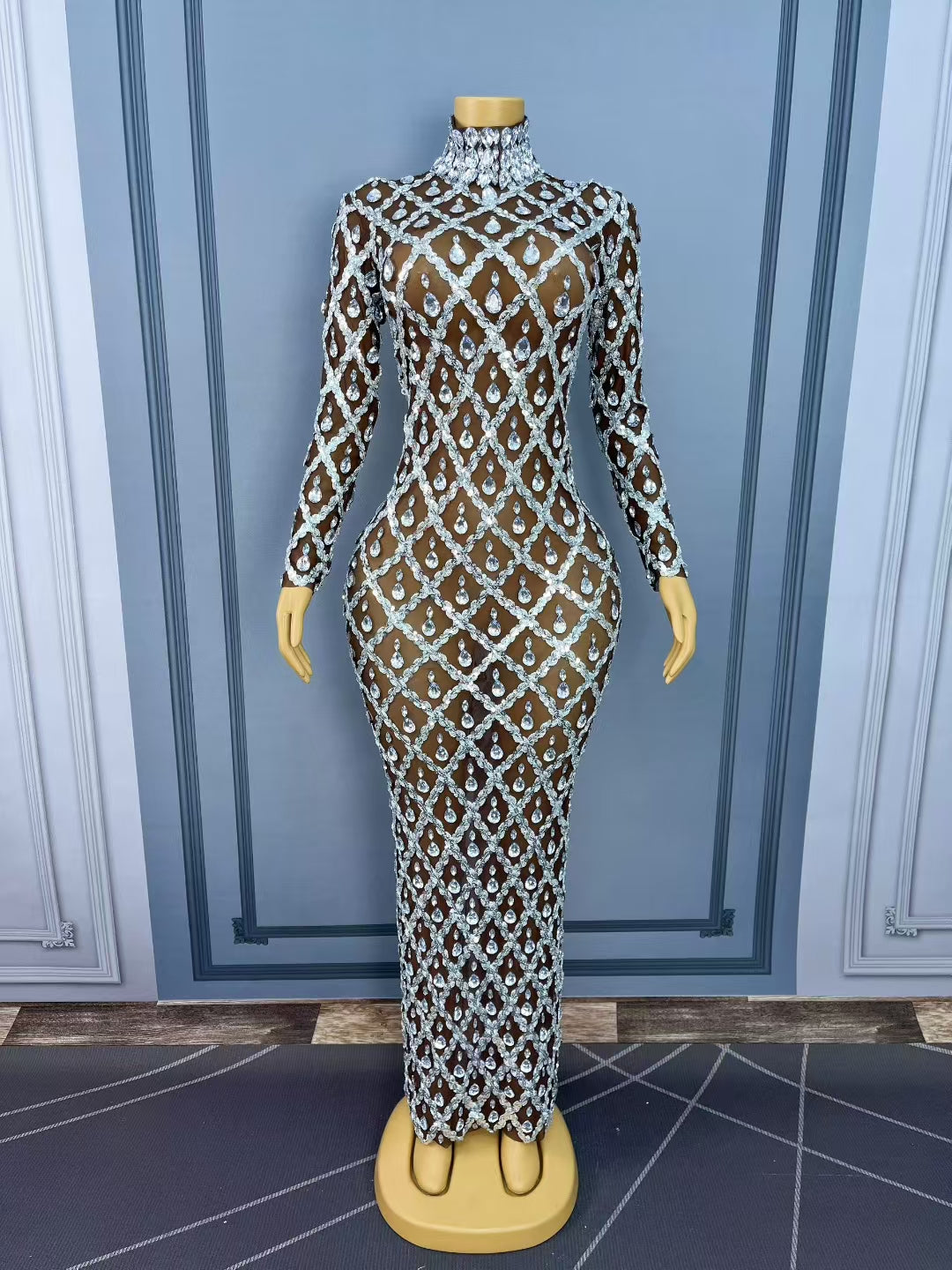 CELESINYI Shaokaojia Crystal Deep Skin Long Sleeve Gown