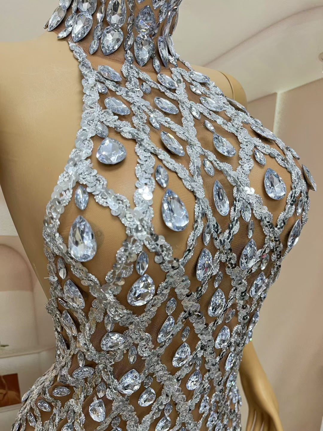 CELESINYI Shaokaojia Crystal Light Skin Sleeveless Gown