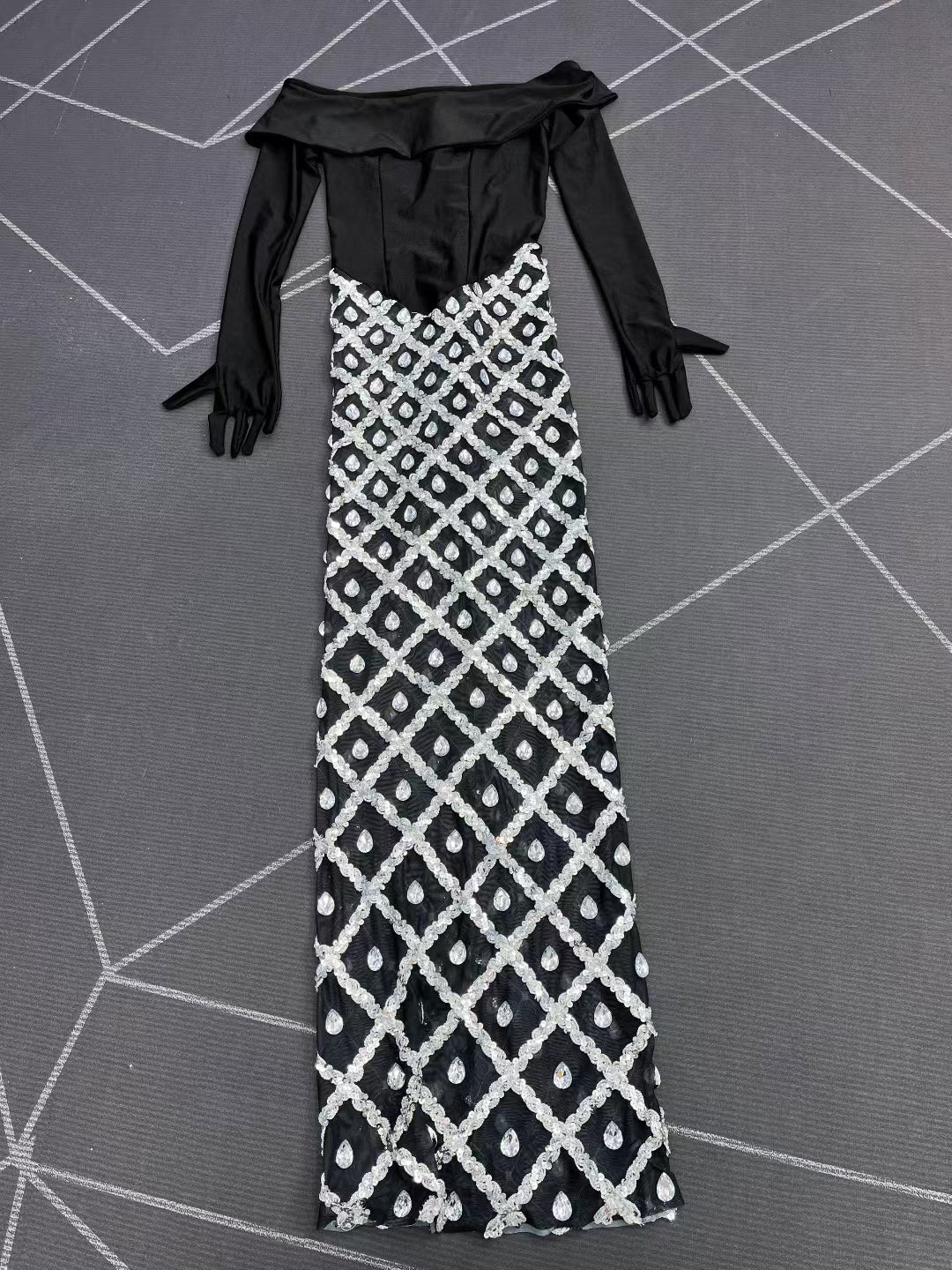 CELESINYI Heben Crystal Glove Mermaid Gown