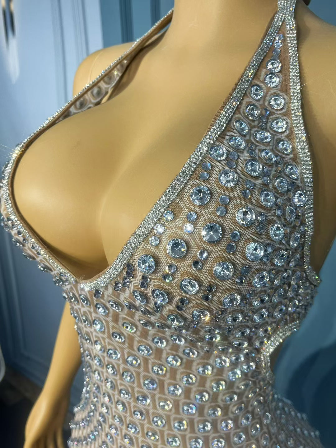CELESINYI Pailian Crystal Grid Gown