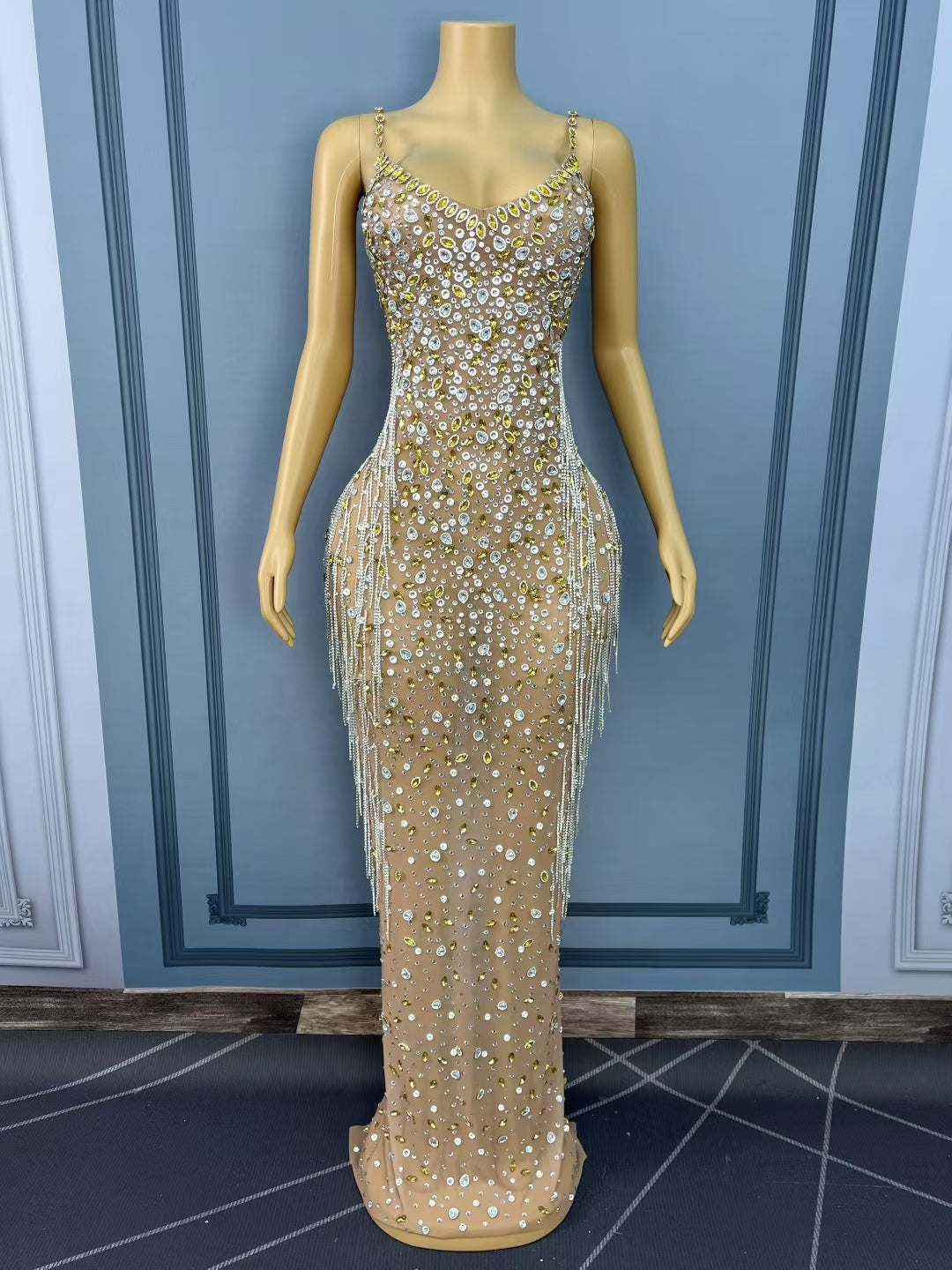 CELESINYI Xingqi Crystal Gold Gown